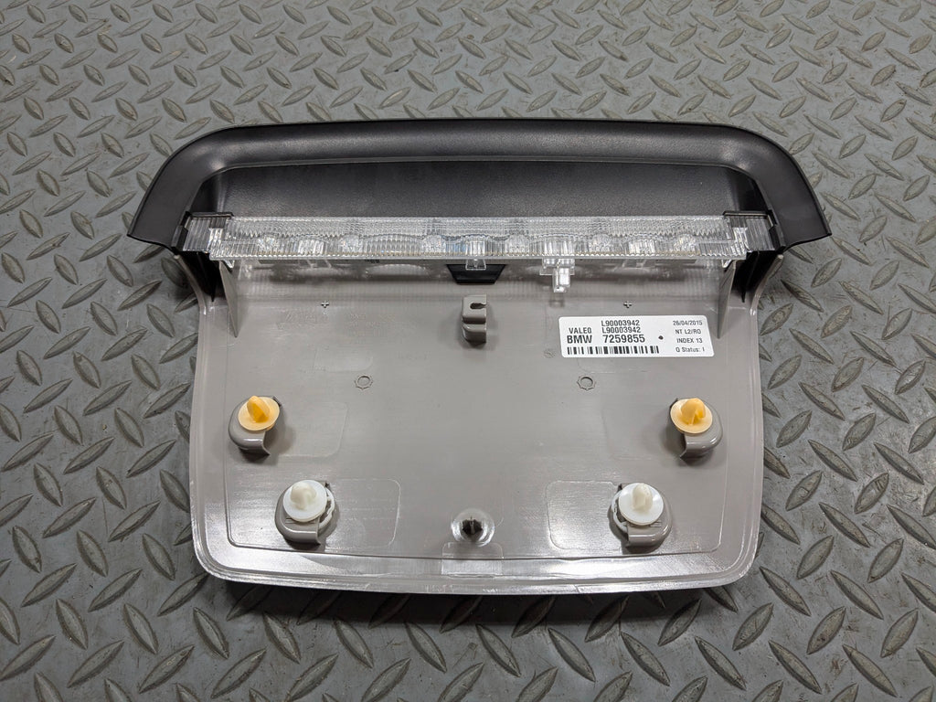 2015 - 2018 BMW 320I OEM THIRD BRAKE STOP LIGHT AVOIDANCE REAR CENTER