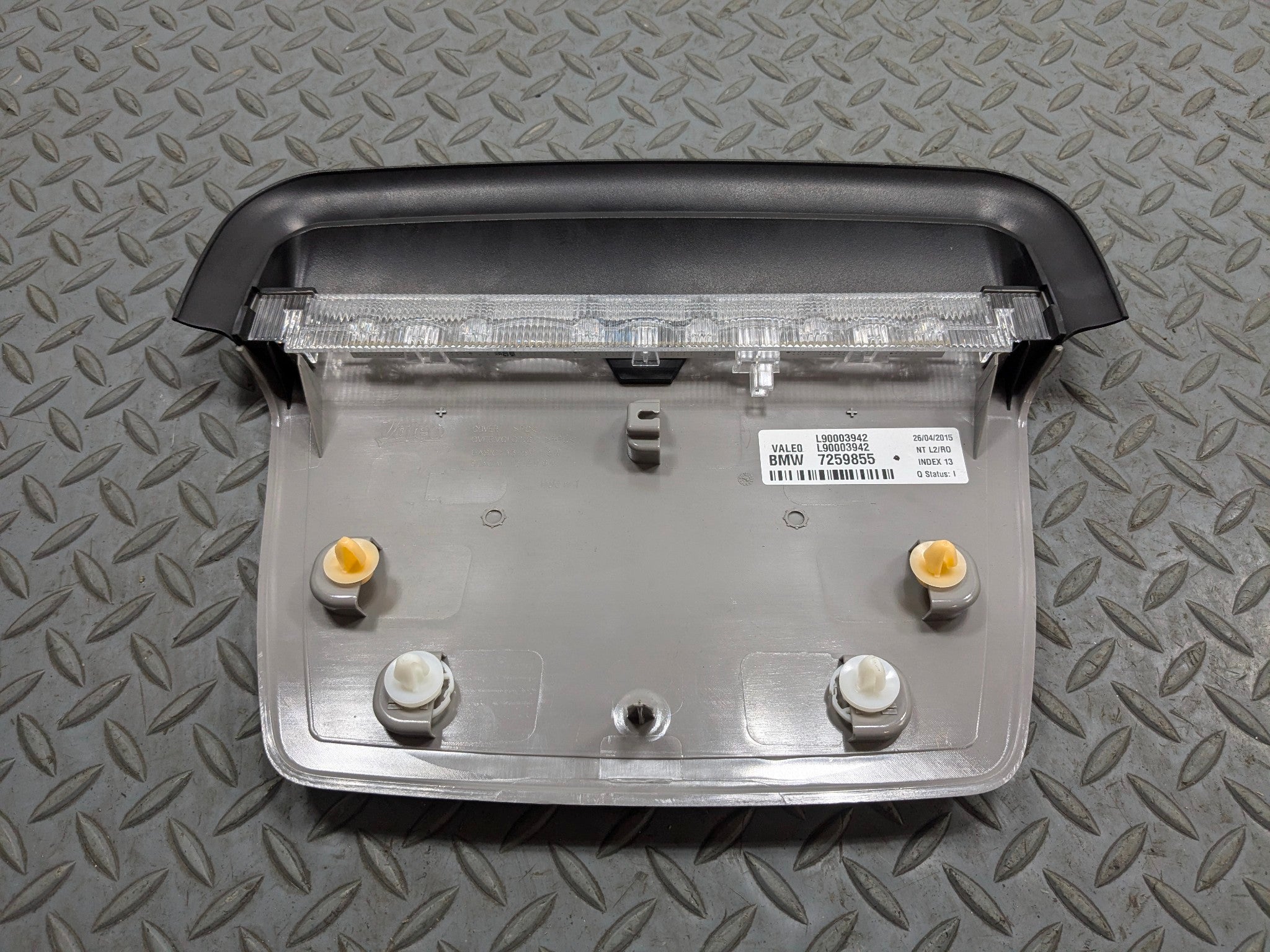 2015 - 2018 BMW 320I OEM THIRD BRAKE STOP LIGHT AVOIDANCE REAR CENTER
