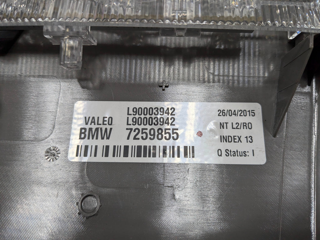 2015 - 2018 BMW 320I OEM THIRD BRAKE STOP LIGHT AVOIDANCE REAR CENTER