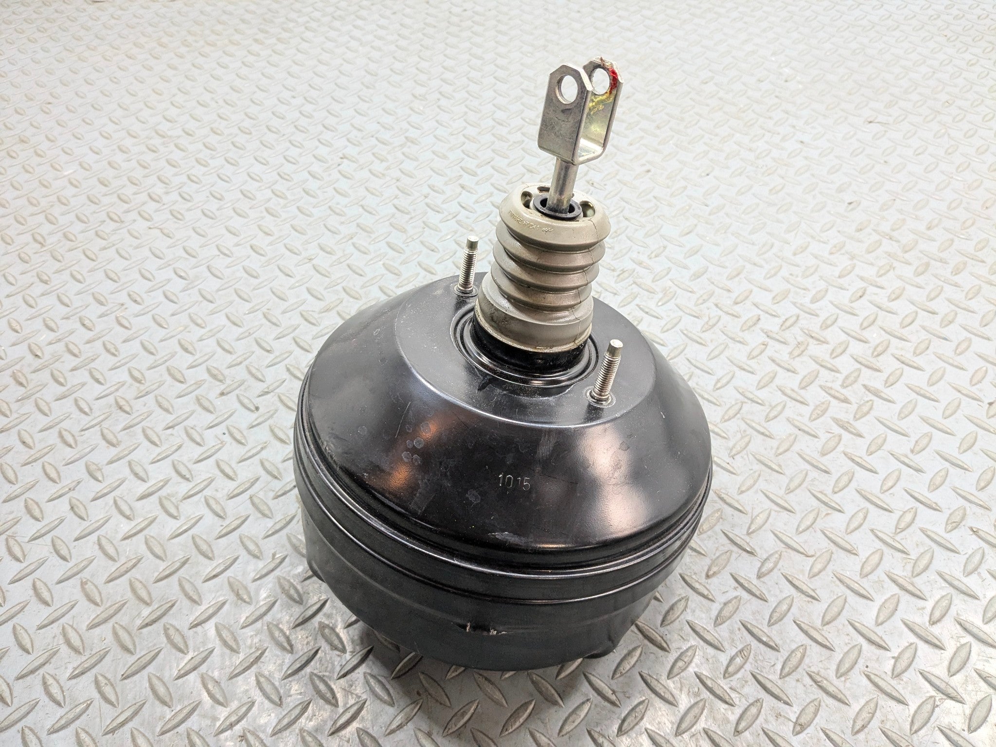 2015 - 2018 BMW 320I OEM POWER BRAKE BOOSTER ASSEMBLY WITHOUT MASTER CYLINDER