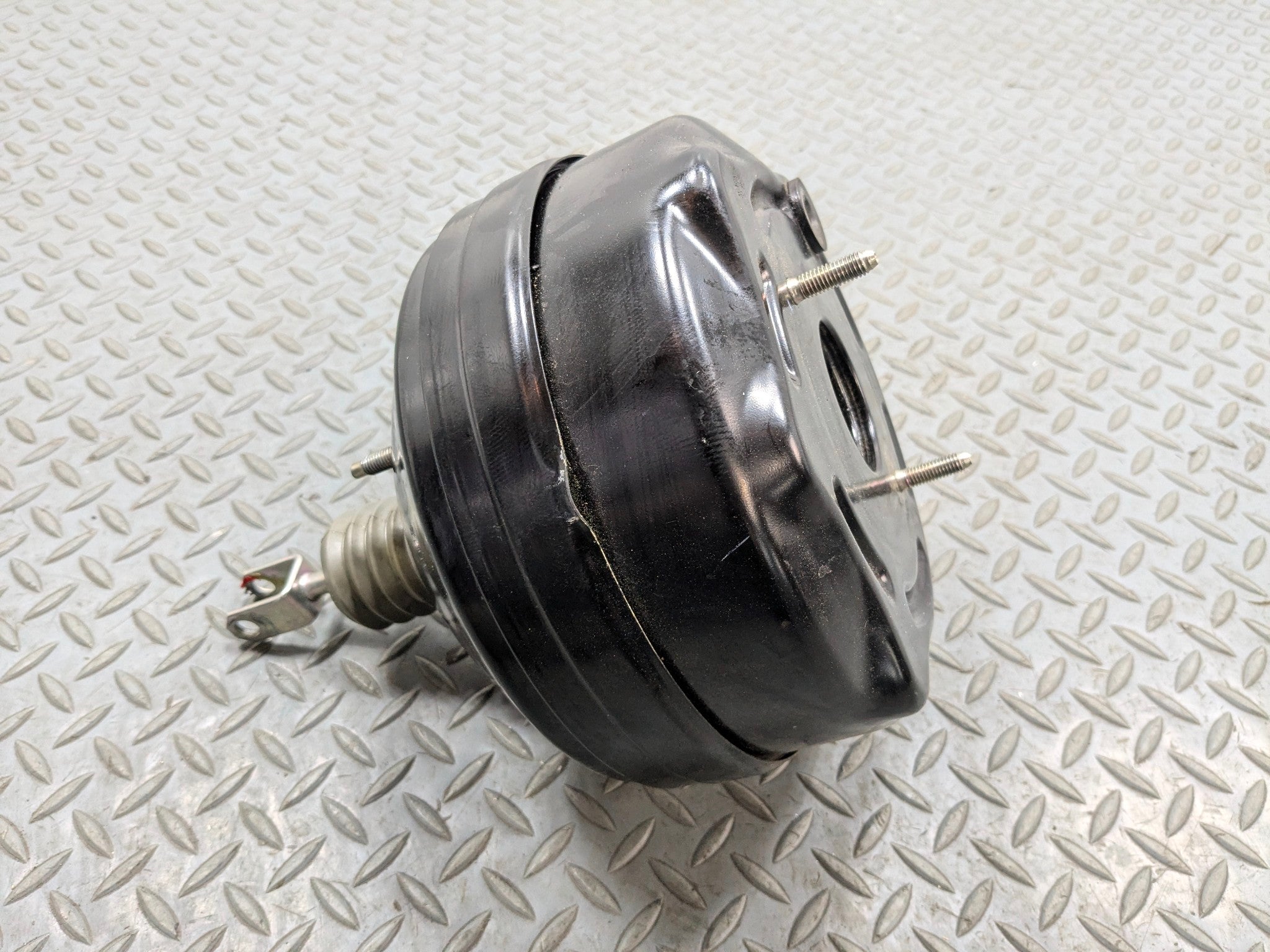 2015 - 2018 BMW 320I OEM POWER BRAKE BOOSTER ASSEMBLY WITHOUT MASTER CYLINDER