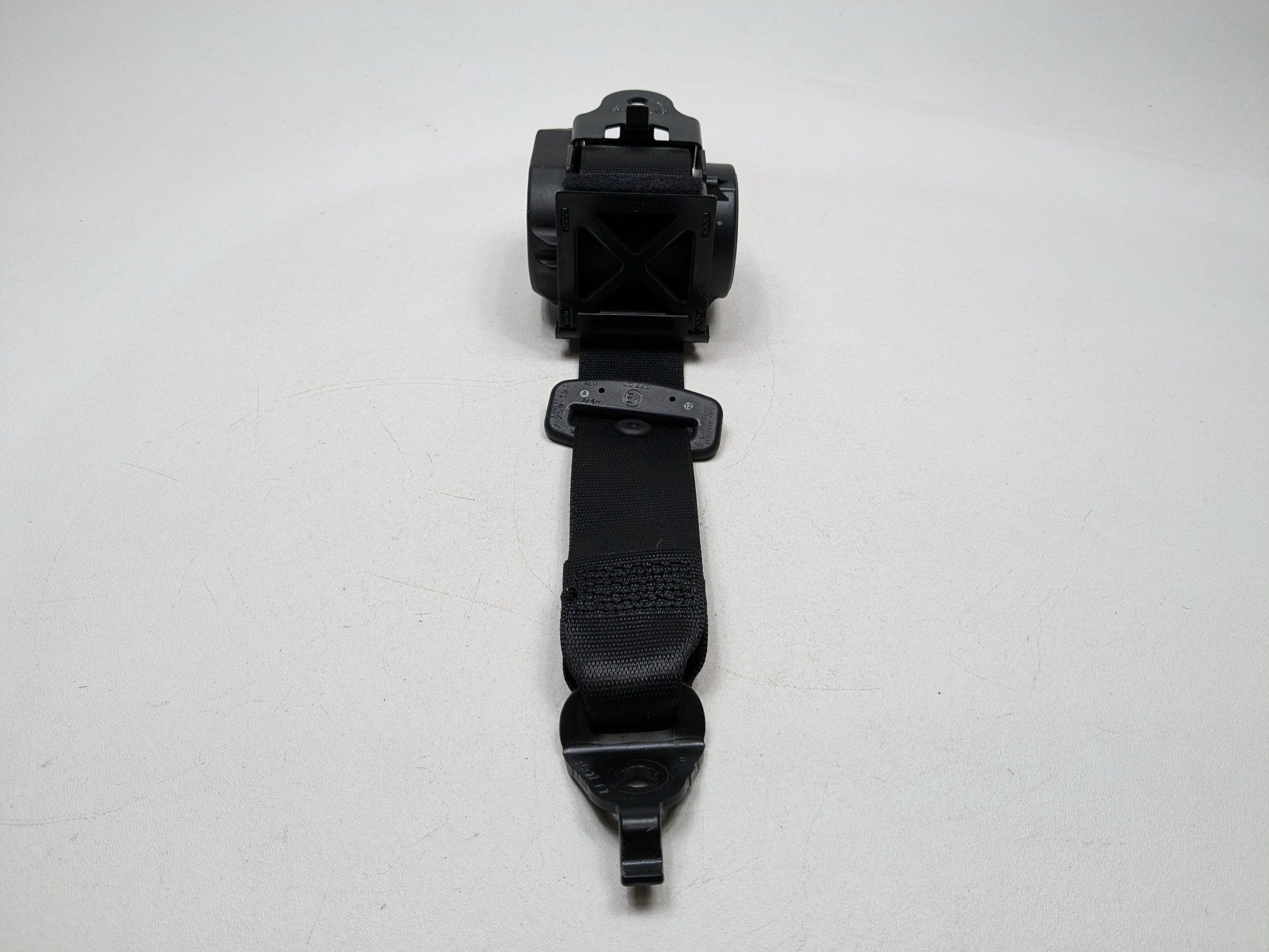 2015 - 2018 BMW 320I OEM REAR CENTER SEAT BELT SEATBELT RETRACTOR BLACK