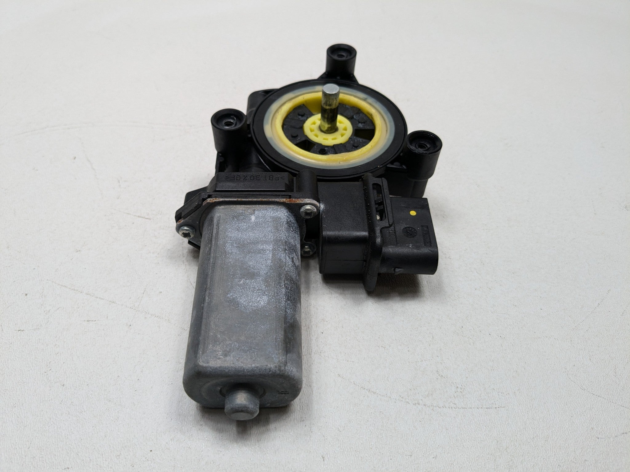 2015 - 2018 BMW 320I OEM POWER WINDOW MOTOR FRONT LEFT DRIVER SIDE