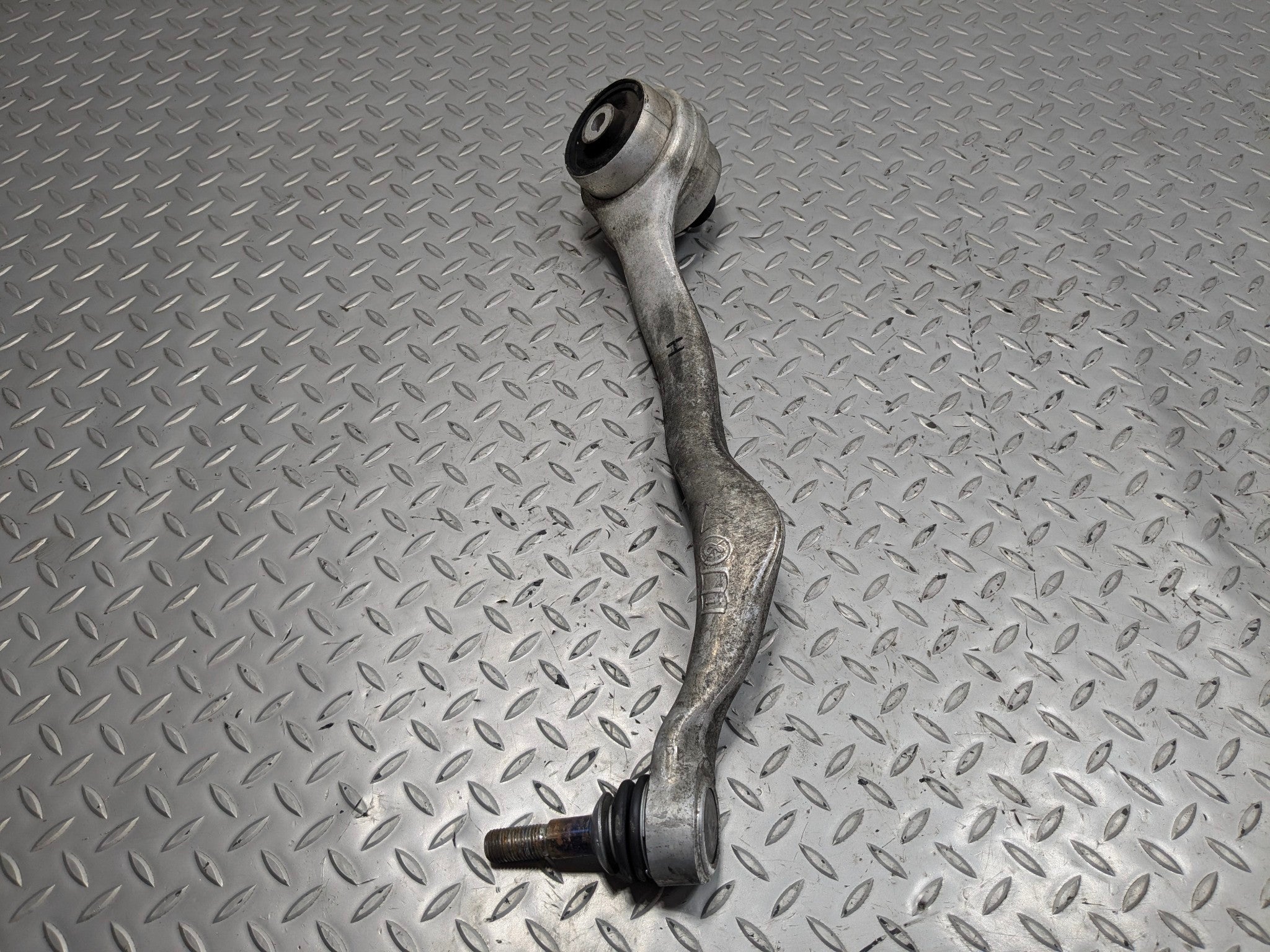 2015 - 2018 BMW 320I OEM LOWER CONTROL ARM FRONT LEFT DRIVER SIDE