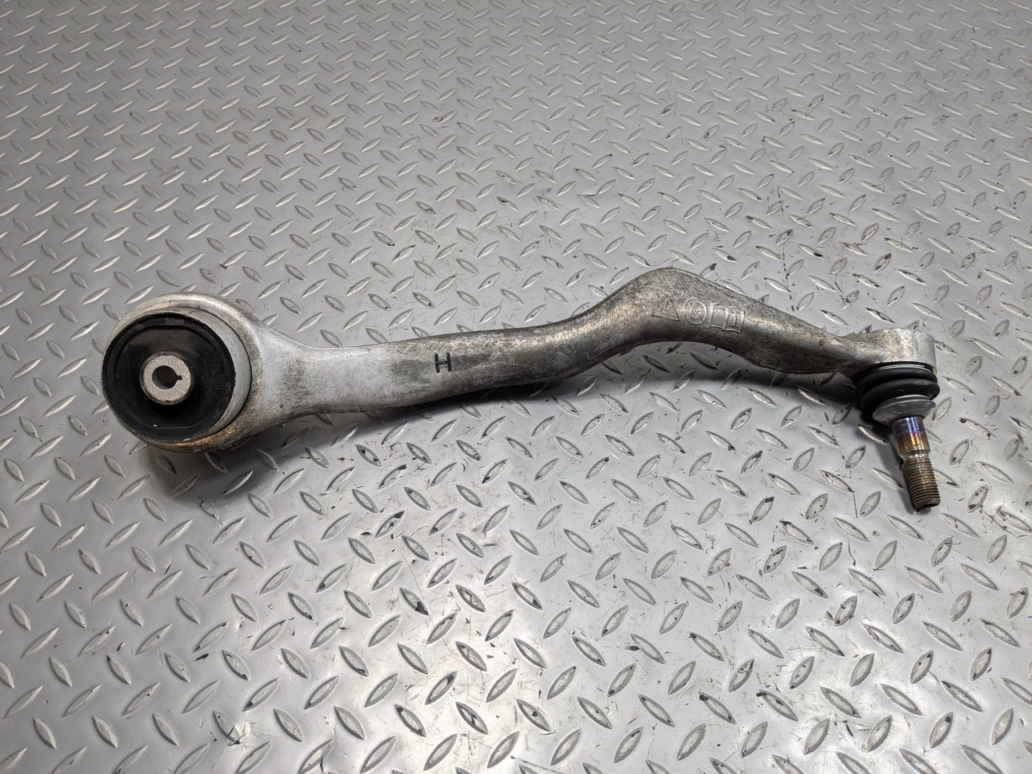 2015 - 2018 BMW 320I OEM LOWER CONTROL ARM FRONT LEFT DRIVER SIDE