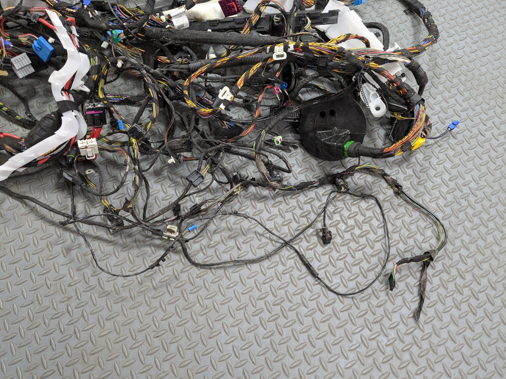 2015 - 2018 BMW 320I OEM INTERIOR BODY WIRE HARNESS CABLE AND CONNECTOR