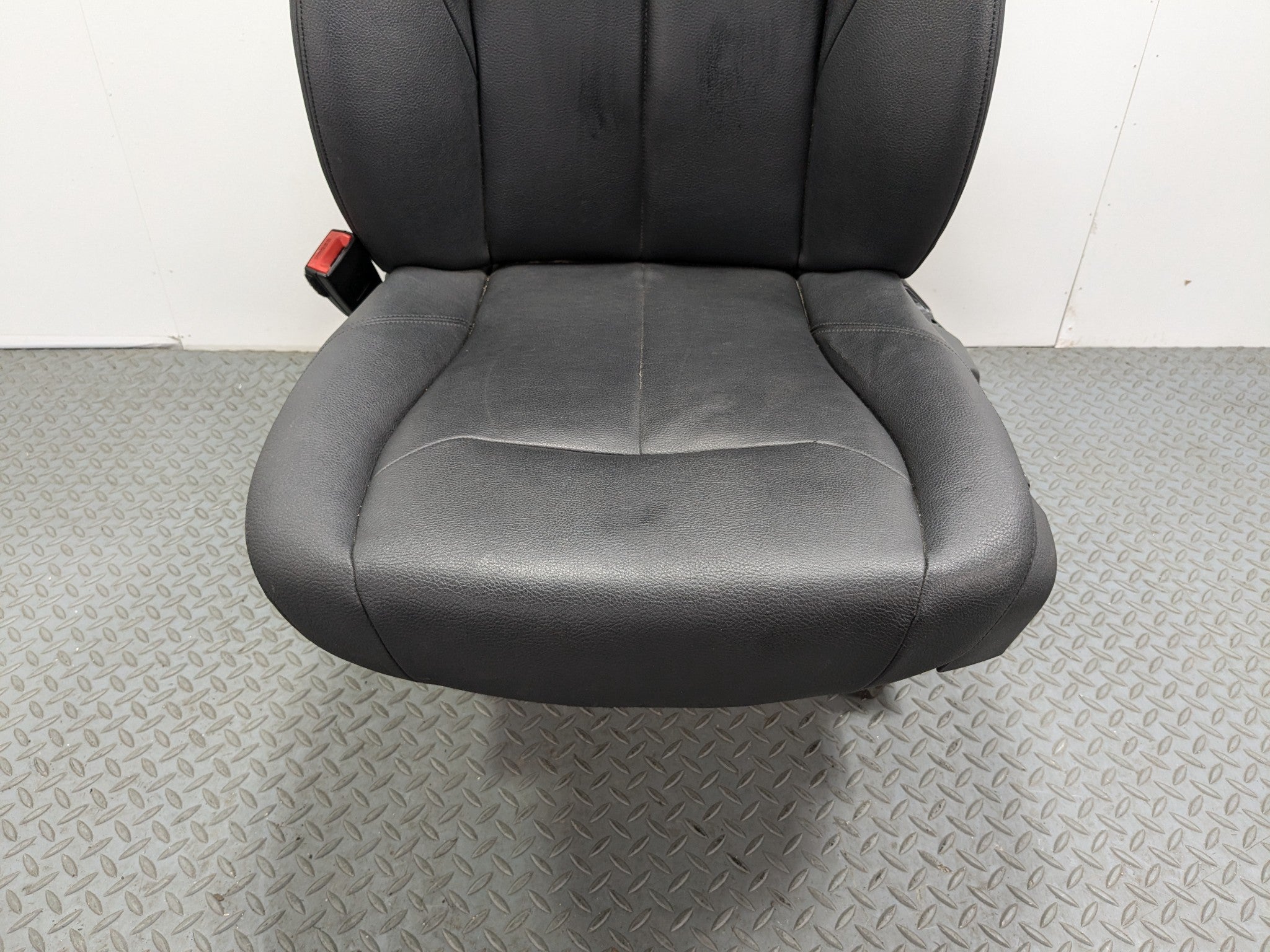 2015 - 2018 BMW 320I OEM FRONT LEFT DRIVER SIDE SEAT ASSEMBLY LEATHER BLACK