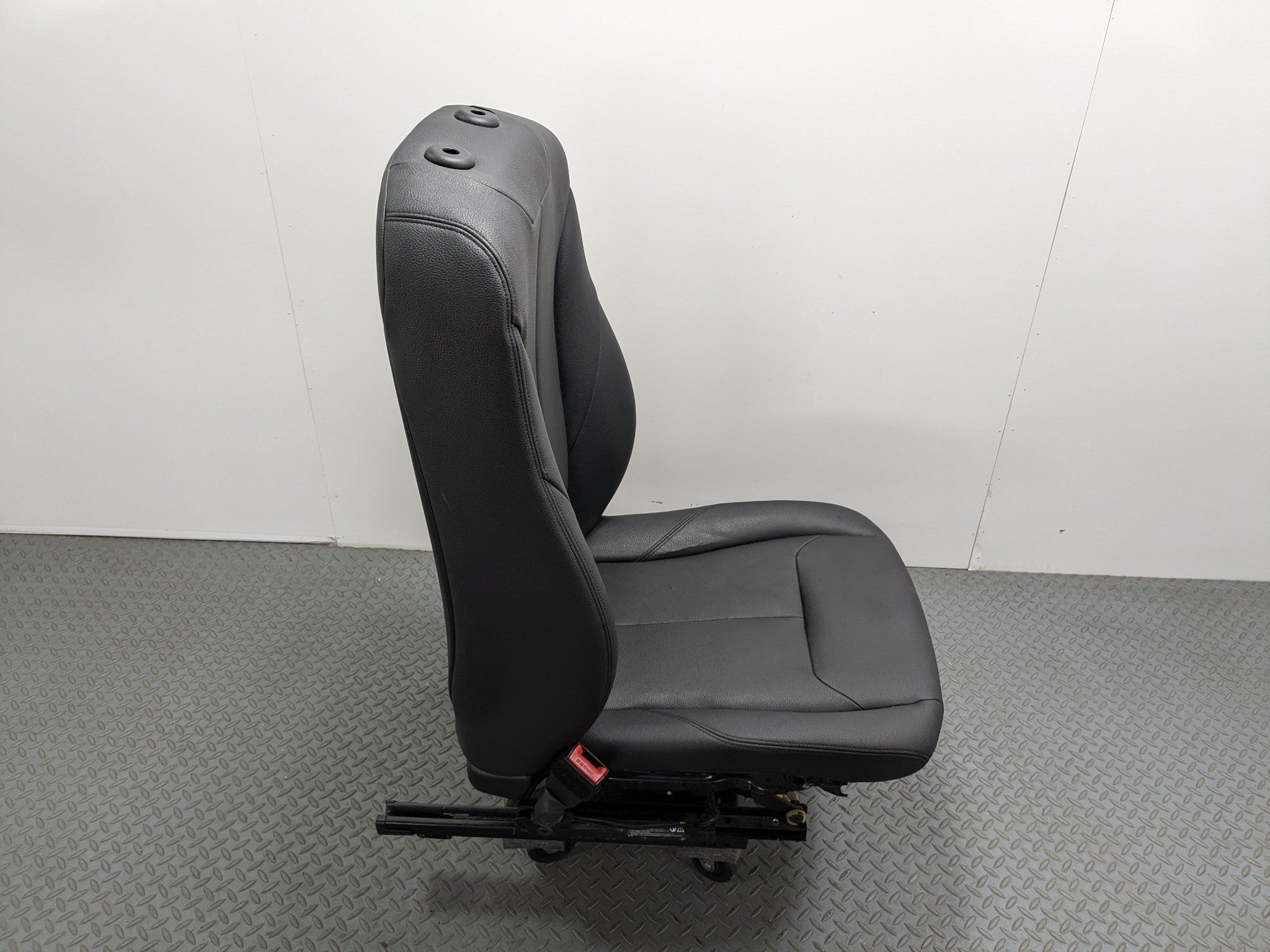 2015 - 2018 BMW 320I OEM FRONT LEFT DRIVER SIDE SEAT ASSEMBLY LEATHER BLACK