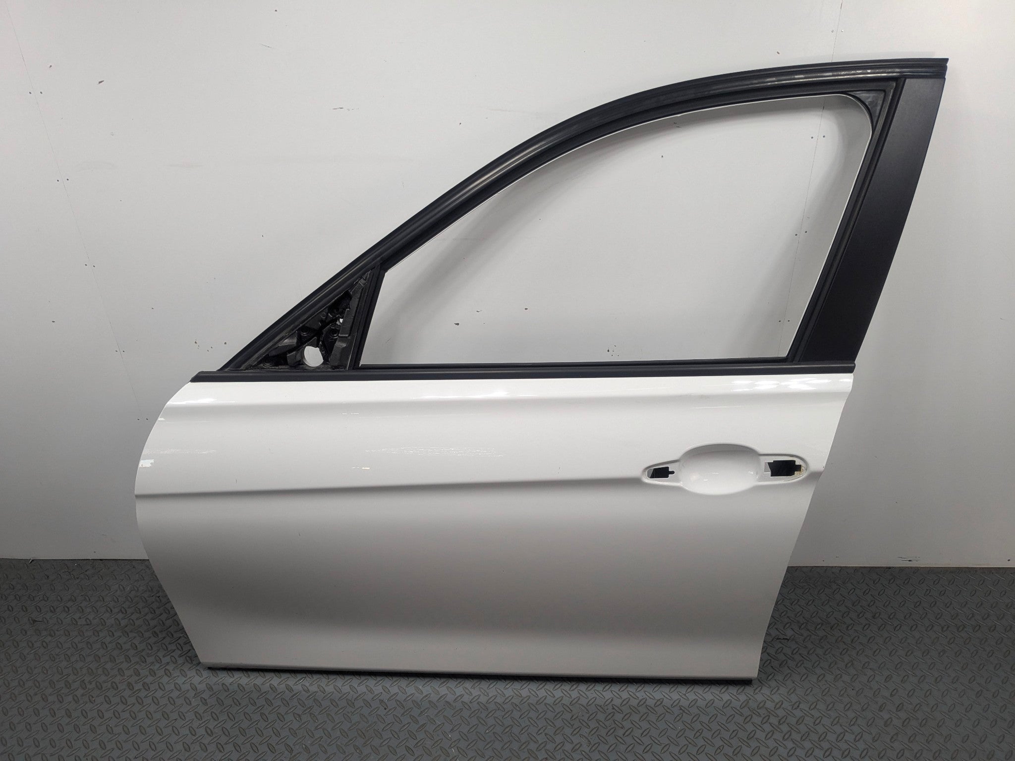 2015 - 2018 BMW 320I OEM DOOR SHELL PANEL ALPINE WHITE FRONT LEFT DRIVER SIDE