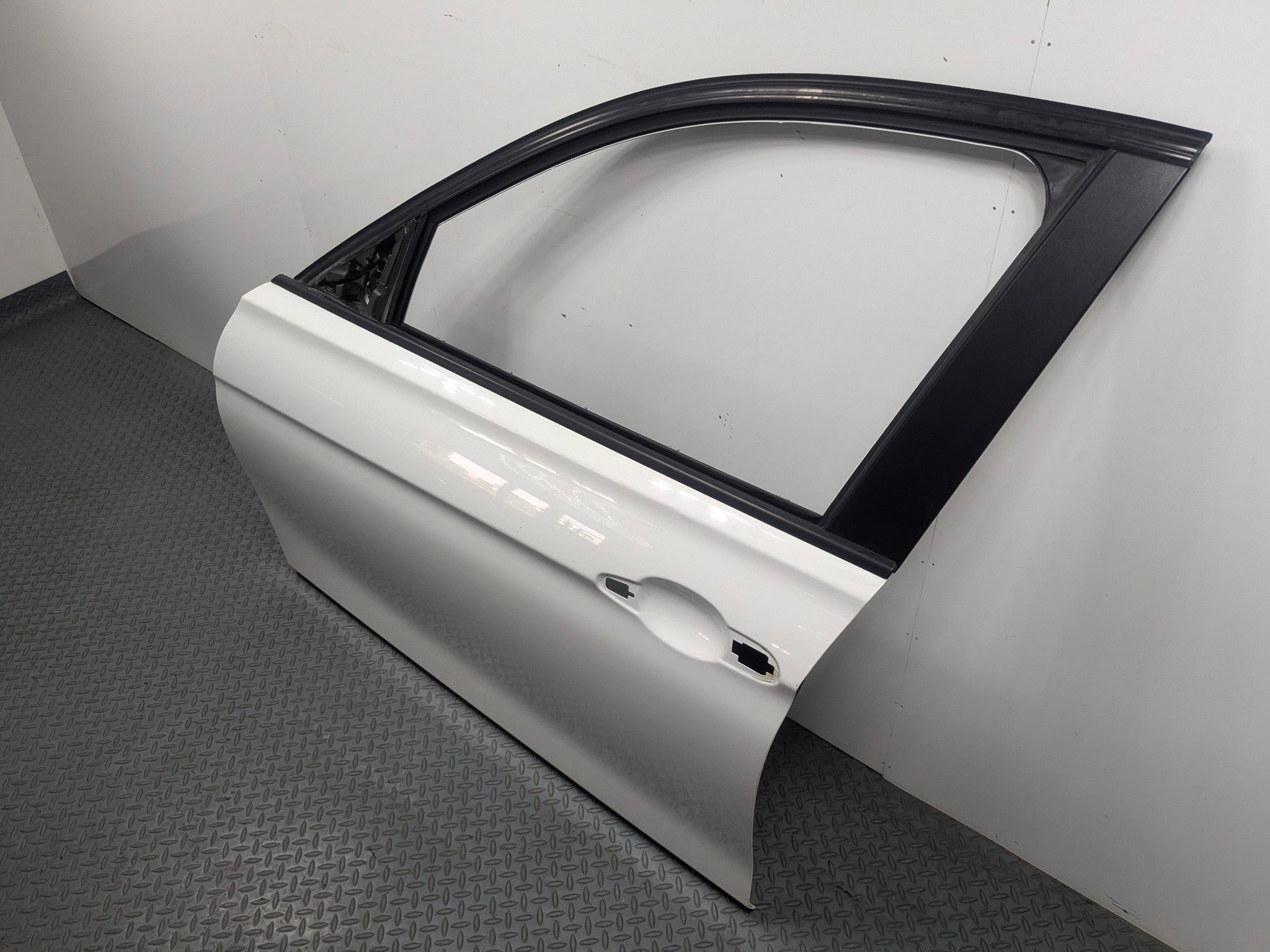 2015 - 2018 BMW 320I OEM DOOR SHELL PANEL ALPINE WHITE FRONT LEFT DRIVER SIDE