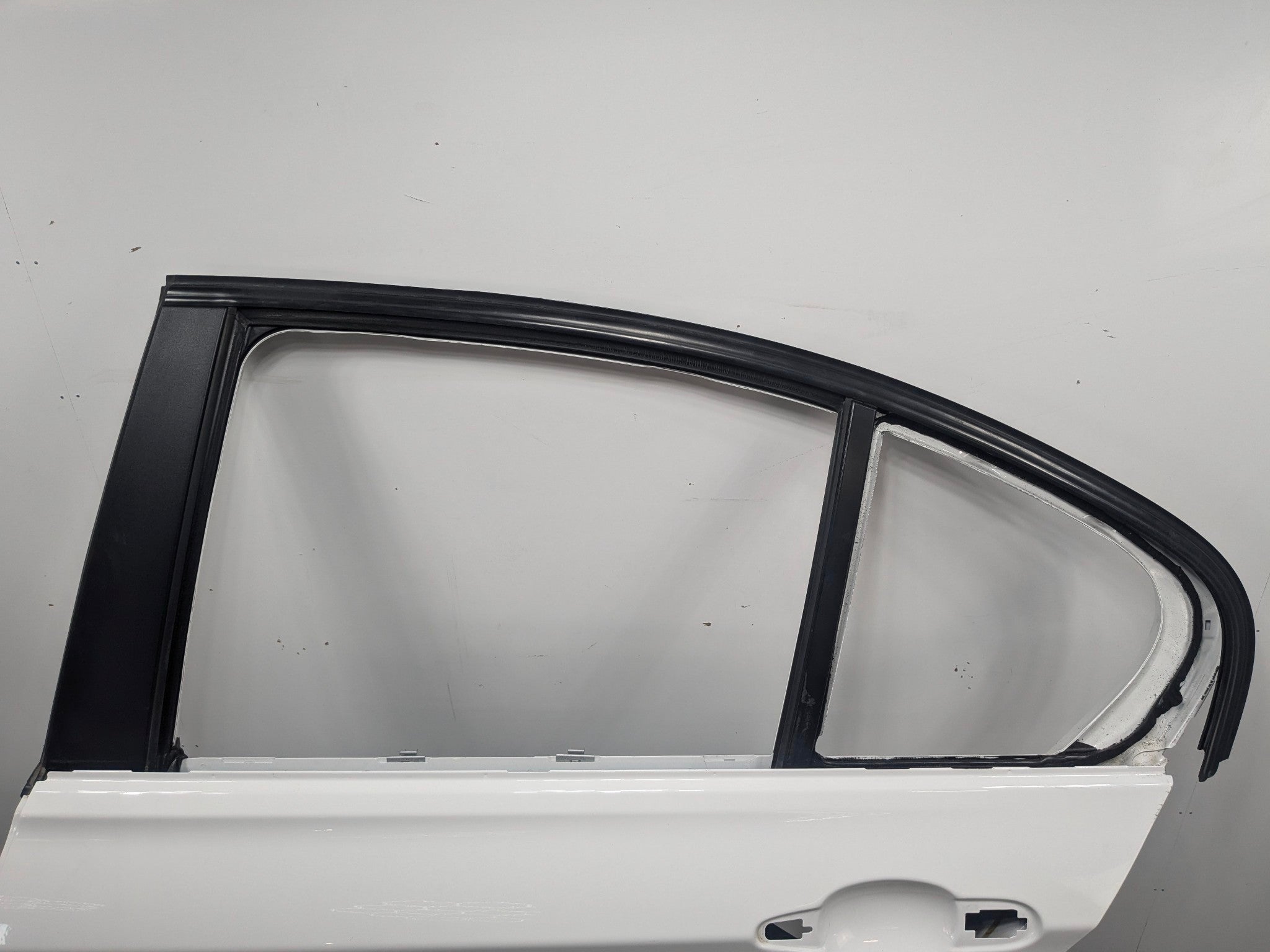 2015 - 2018 BMW 320I OEM DOOR SHELL PANEL ALPINE WHITE REAR LEFT DRIVER SIDE