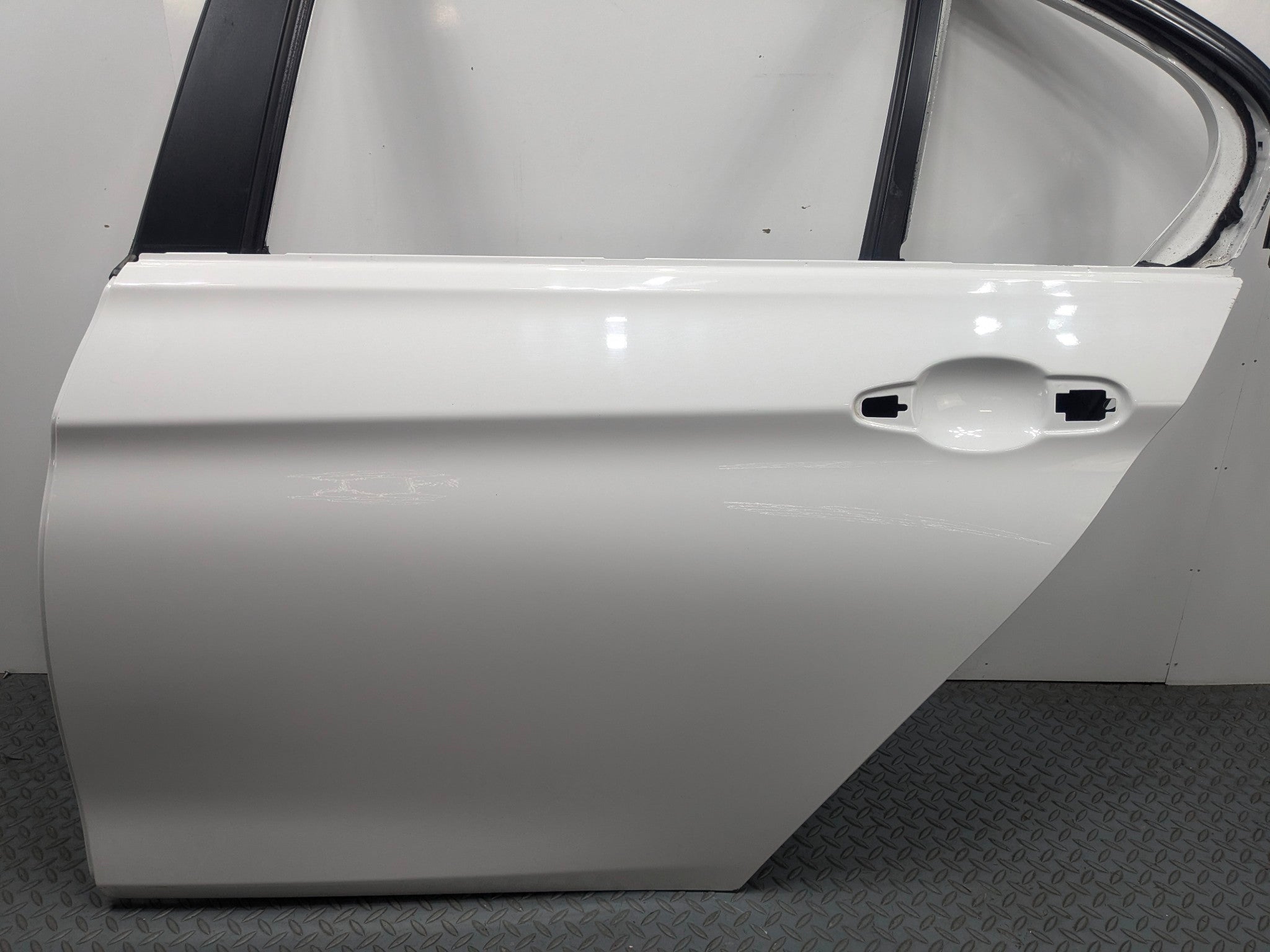 2015 - 2018 BMW 320I OEM DOOR SHELL PANEL ALPINE WHITE REAR LEFT DRIVER SIDE