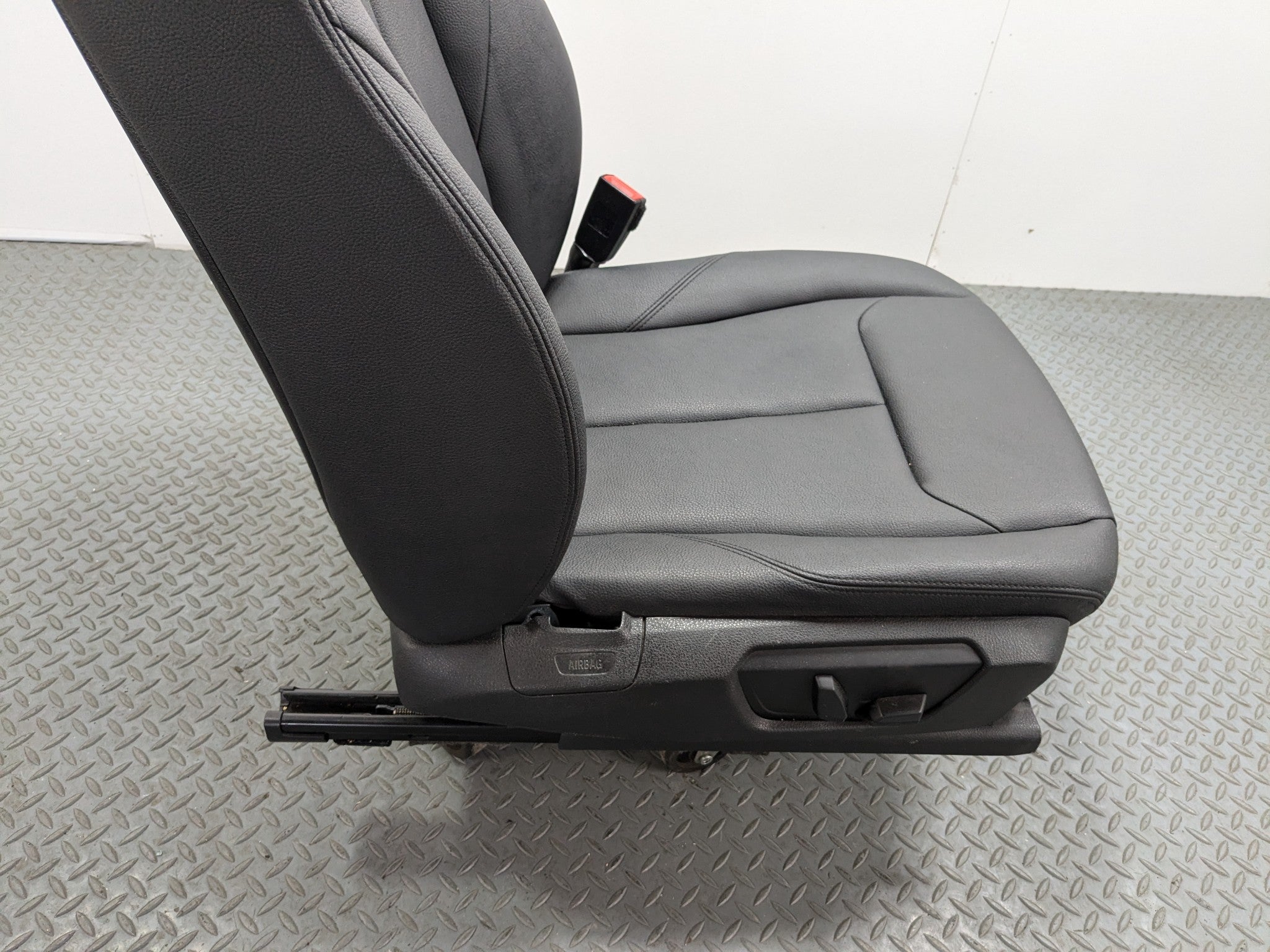 2015 - 2018 BMW 320I OEM FRONT RIGHT PASSENGER SIDE SEAT ASSEMBLY LEATHER BLACK
