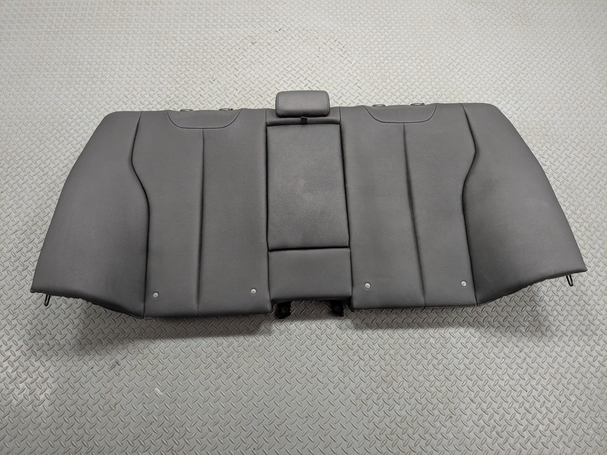 2015 - 2018 BMW 320I OEM UPPER SEAT CUSHION WITH ARMREST LEATHER REAR SECOND ROW