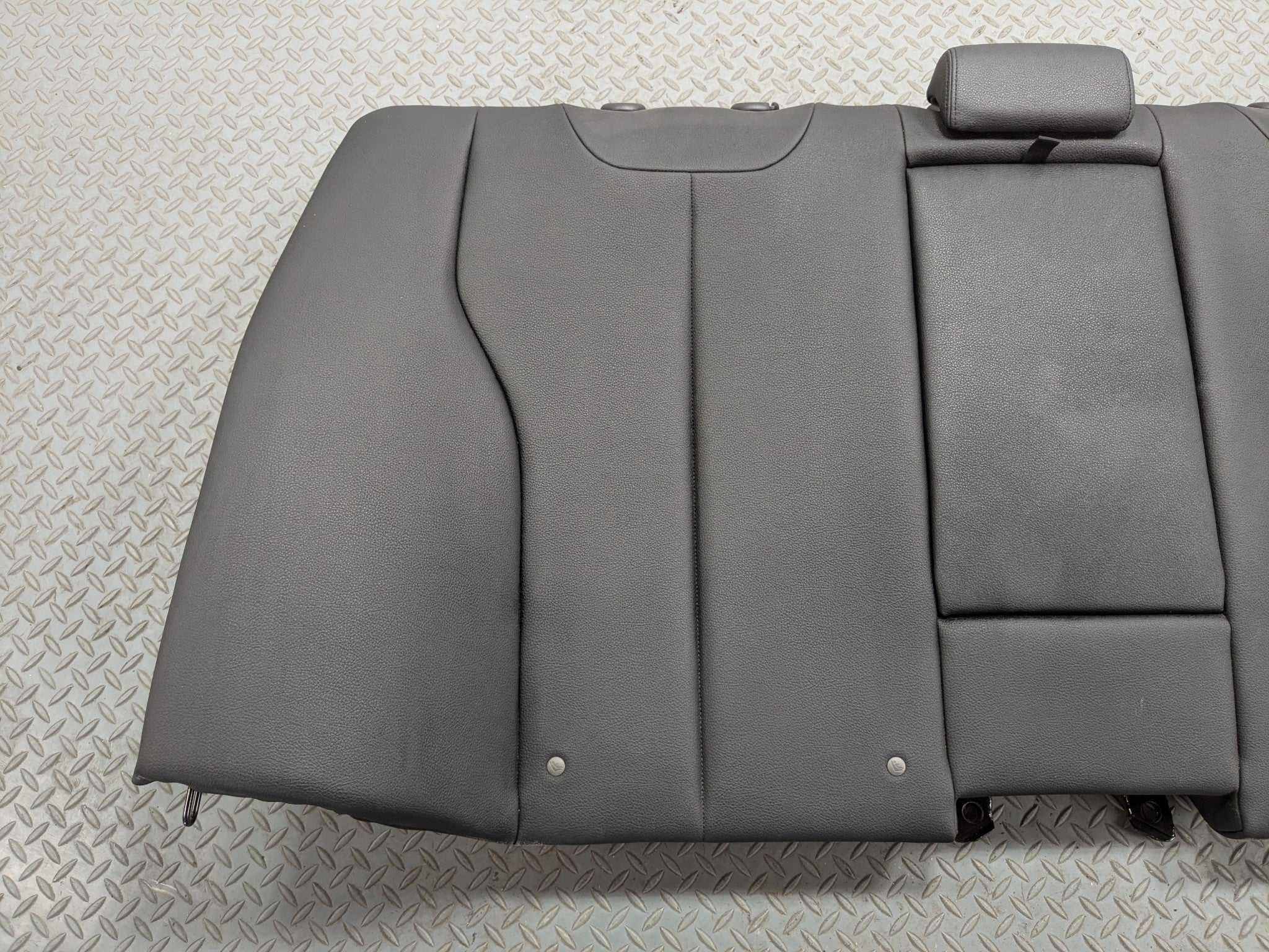 2015 - 2018 BMW 320I OEM UPPER SEAT CUSHION WITH ARMREST LEATHER REAR SECOND ROW