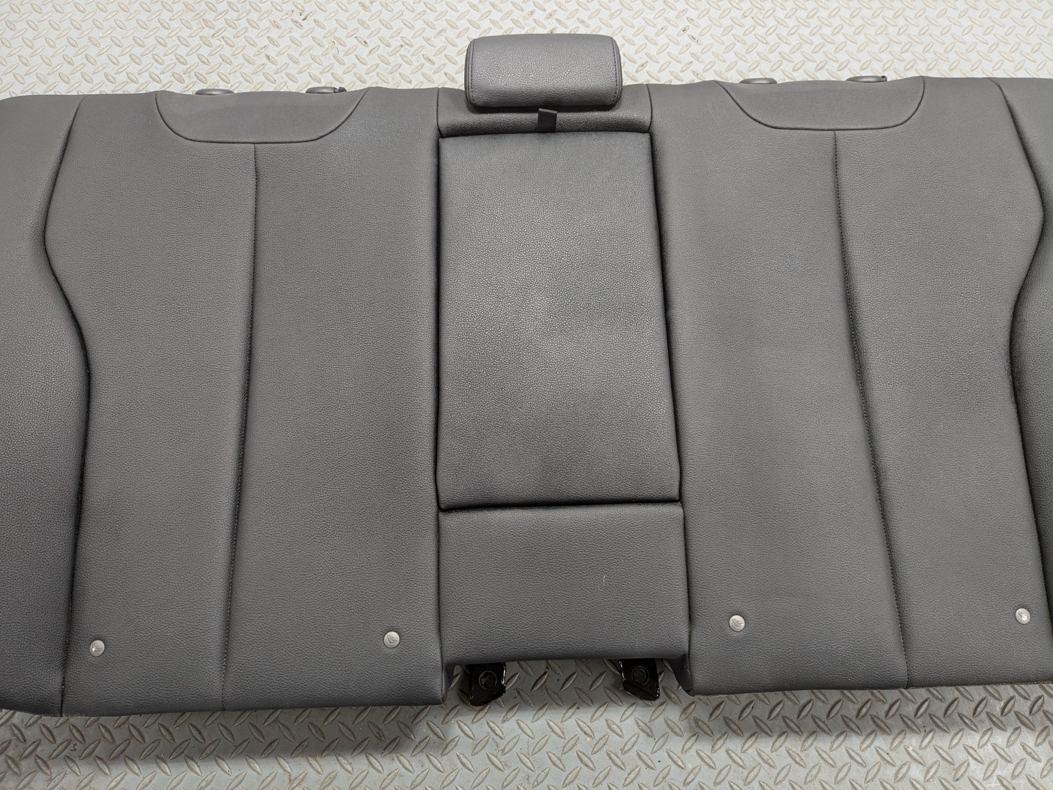 2015 - 2018 BMW 320I OEM UPPER SEAT CUSHION WITH ARMREST LEATHER REAR SECOND ROW