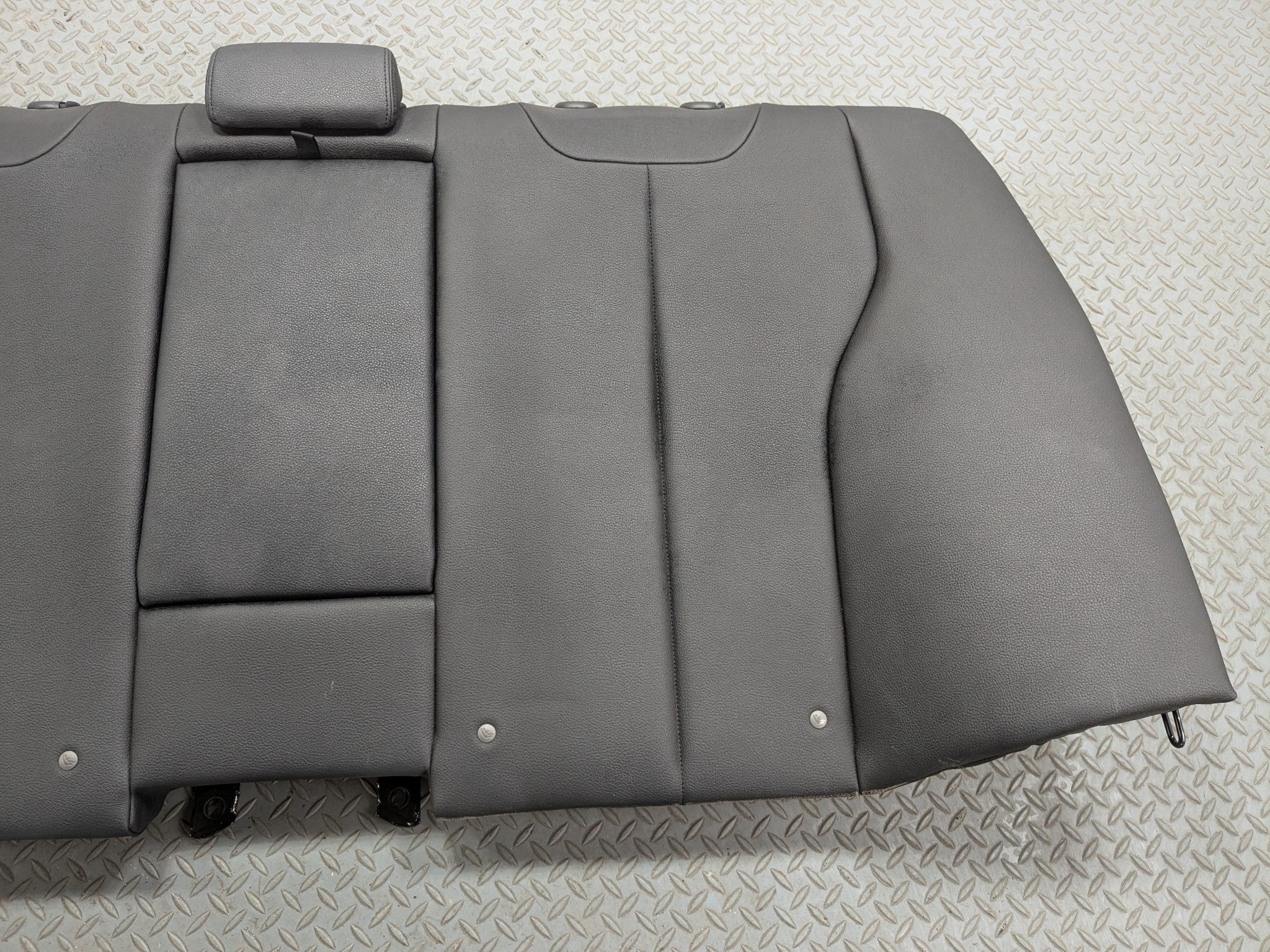 2015 - 2018 BMW 320I OEM UPPER SEAT CUSHION WITH ARMREST LEATHER REAR SECOND ROW