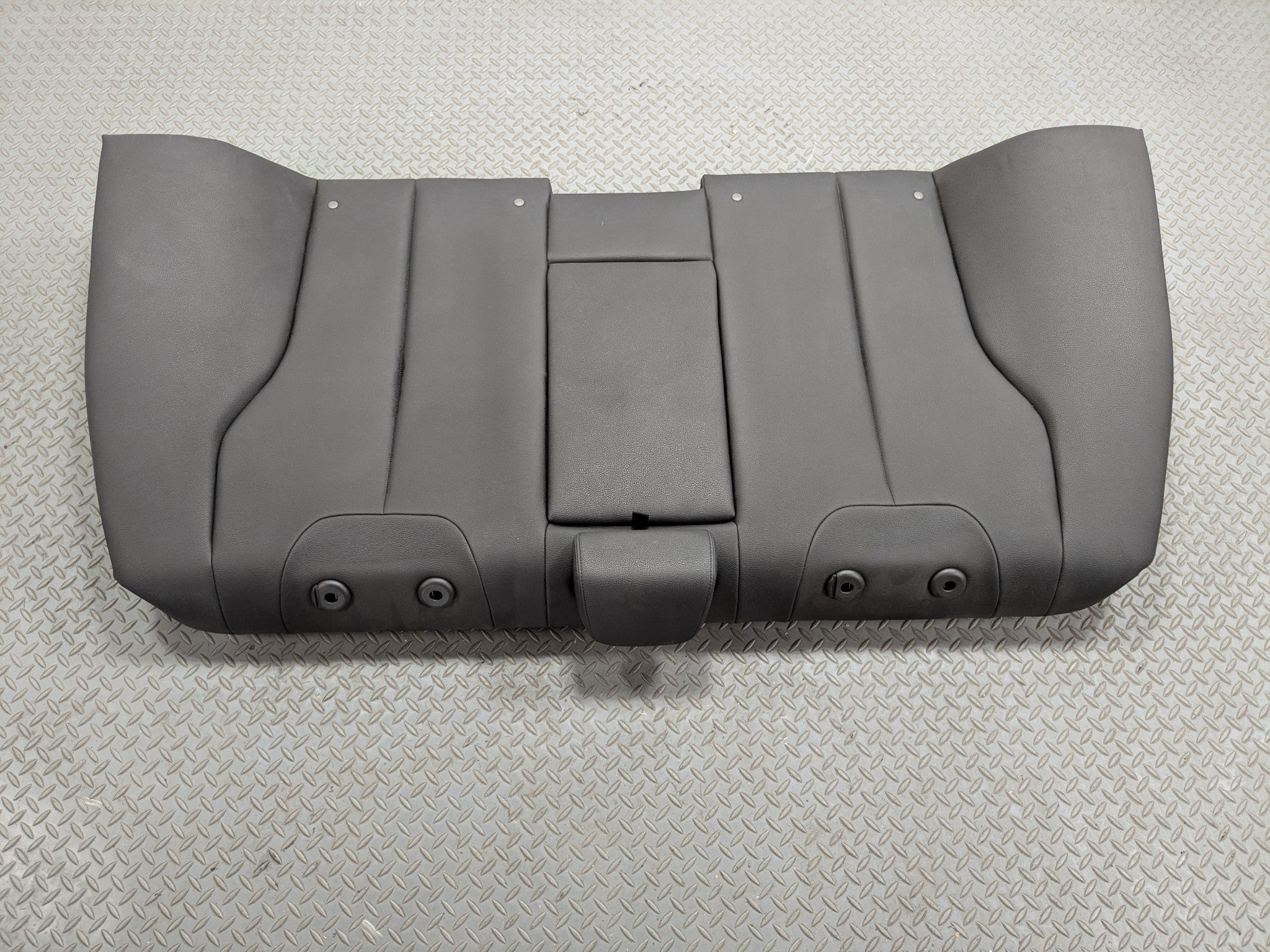 2015 - 2018 BMW 320I OEM UPPER SEAT CUSHION WITH ARMREST LEATHER REAR SECOND ROW