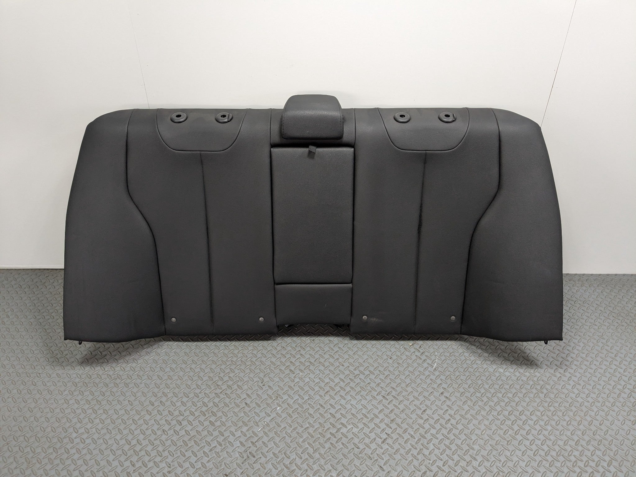 2015 - 2018 BMW 320I OEM UPPER SEAT CUSHION WITH ARMREST LEATHER REAR SECOND ROW