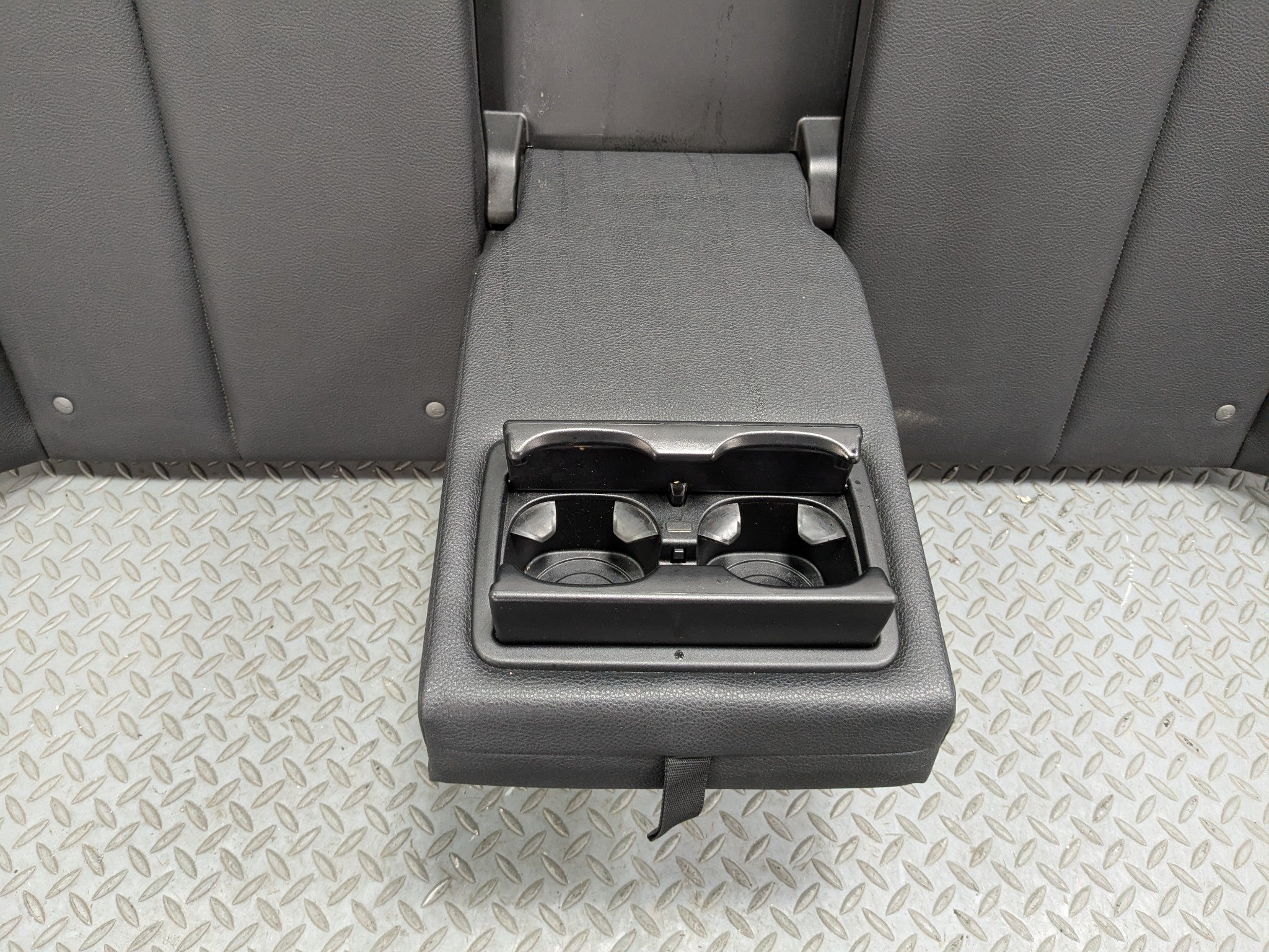 2015 - 2018 BMW 320I OEM UPPER SEAT CUSHION WITH ARMREST LEATHER REAR SECOND ROW