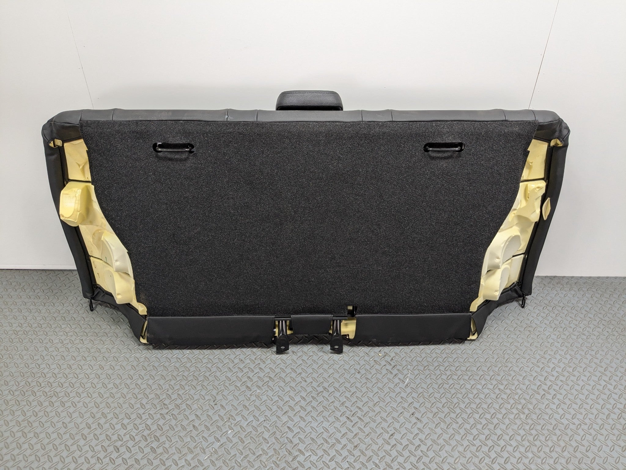 2015 - 2018 BMW 320I OEM UPPER SEAT CUSHION WITH ARMREST LEATHER REAR SECOND ROW