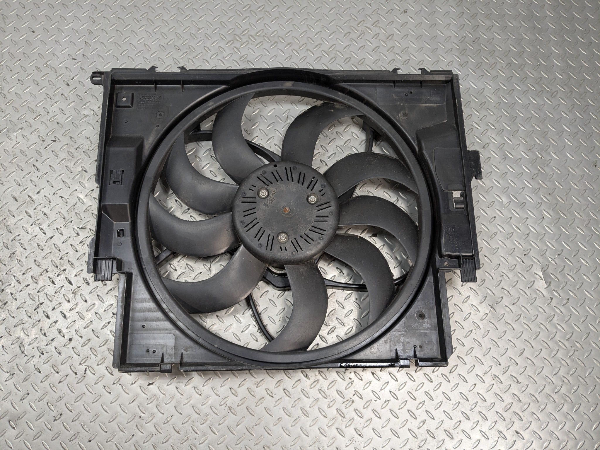 2015 - 2018 BMW 320I OEM FAN WITH SHROUD RADIATOR PANEL ELECTRIC COOLING MOTOR