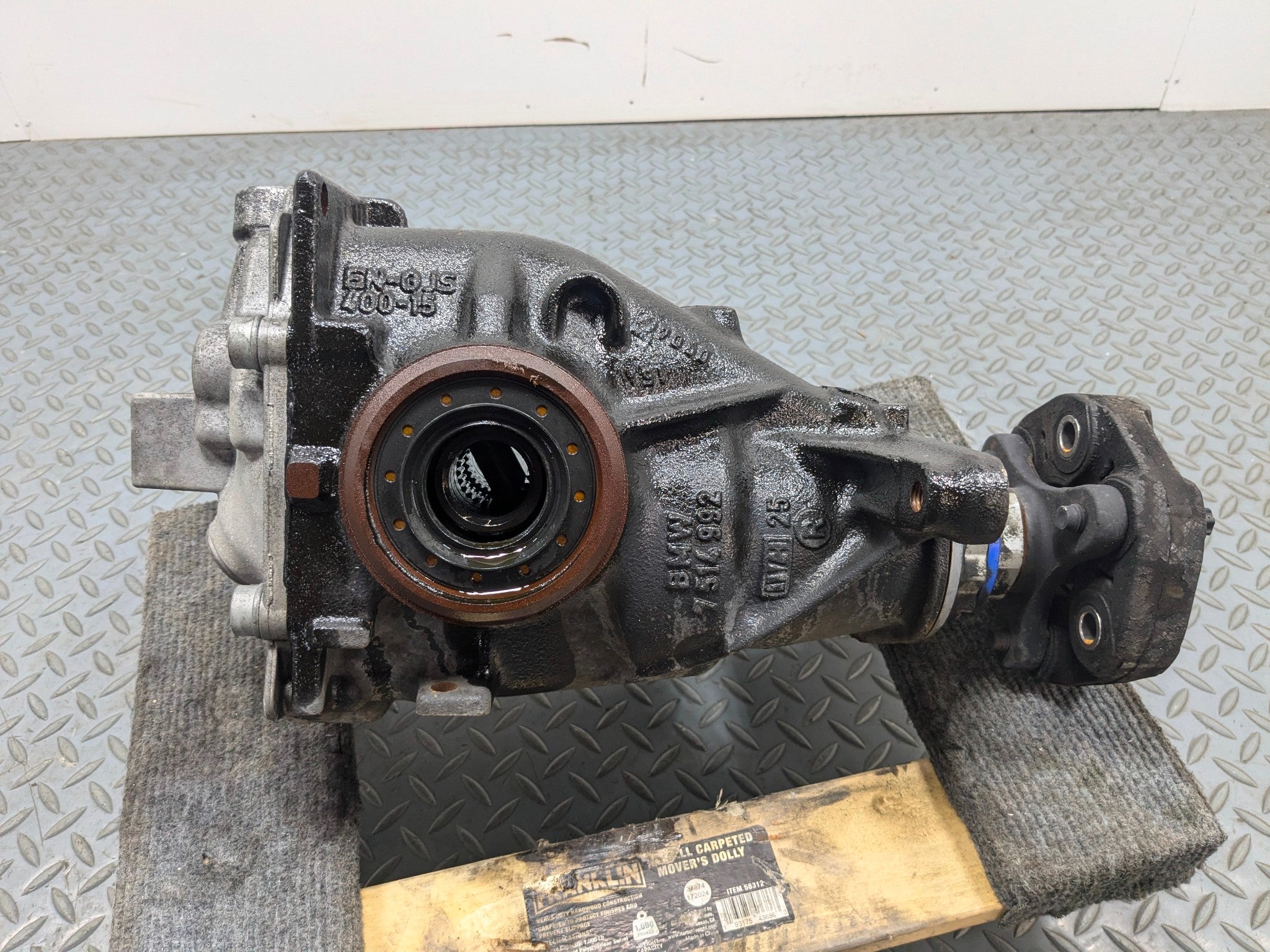 2015 - 2018 BMW 320I OEM REAR DIFFERENTIAL GEAR BOX CARRIER ASSEMBLY