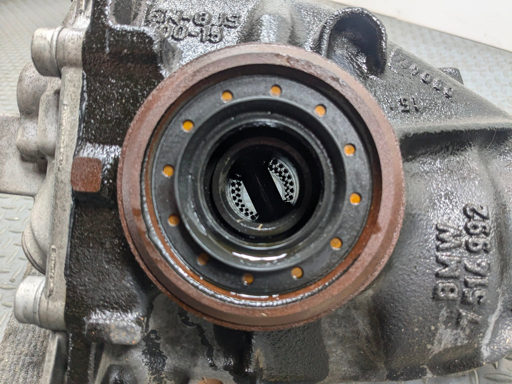 2015 - 2018 BMW 320I OEM REAR DIFFERENTIAL GEAR BOX CARRIER ASSEMBLY