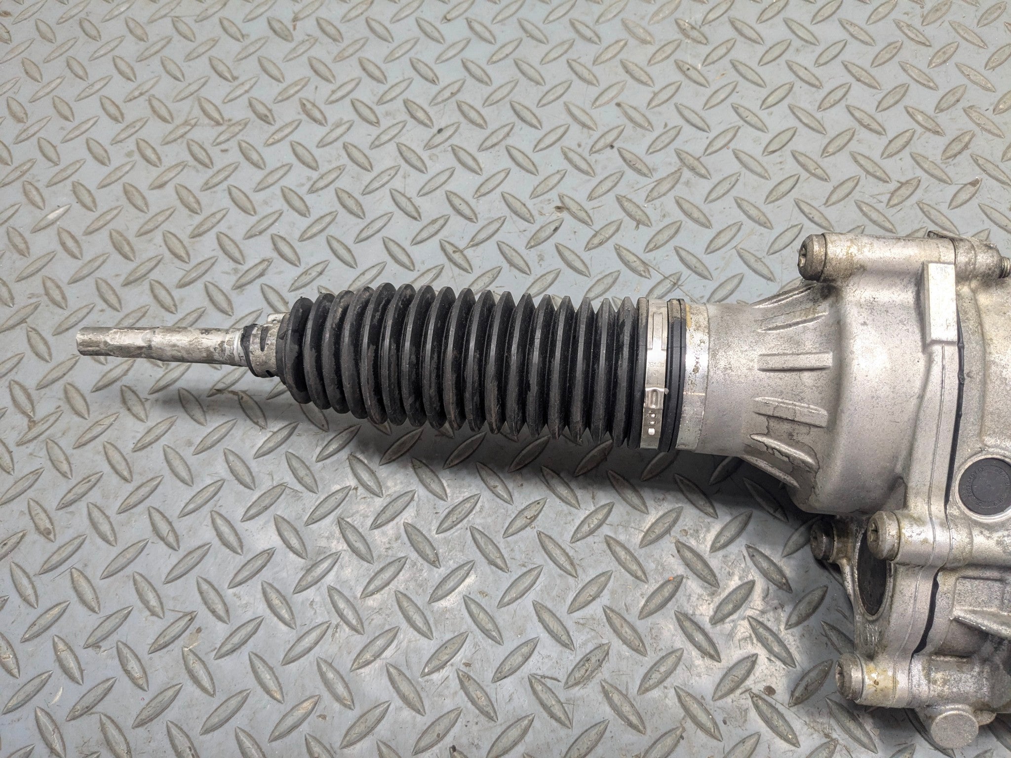 2015 - 2018 BMW 320I OEM STEERING GEAR RACK POWER RACK AND PINION ELECTRIC
