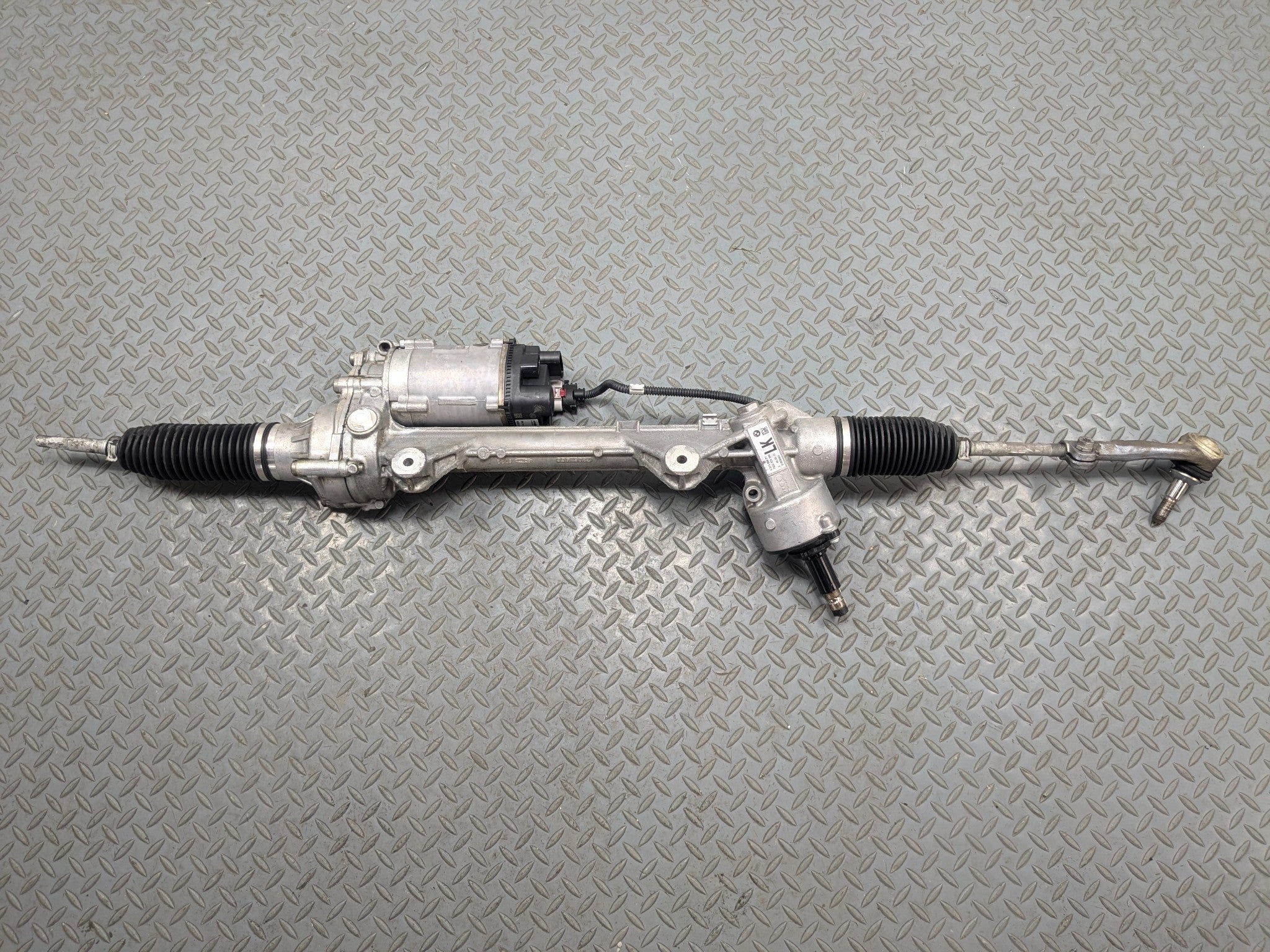 2015 - 2018 BMW 320I OEM STEERING GEAR RACK POWER RACK AND PINION ELECTRIC