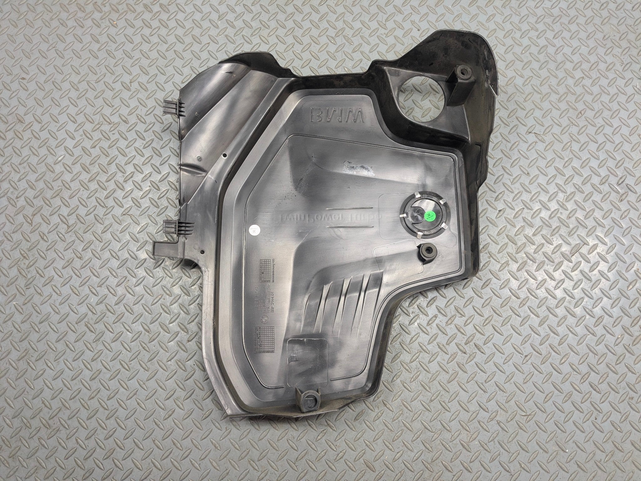 2015 - 2018 BMW 320I OEM ENGINE MOTOR TOP APPEARANCE COVER PANEL BLACK