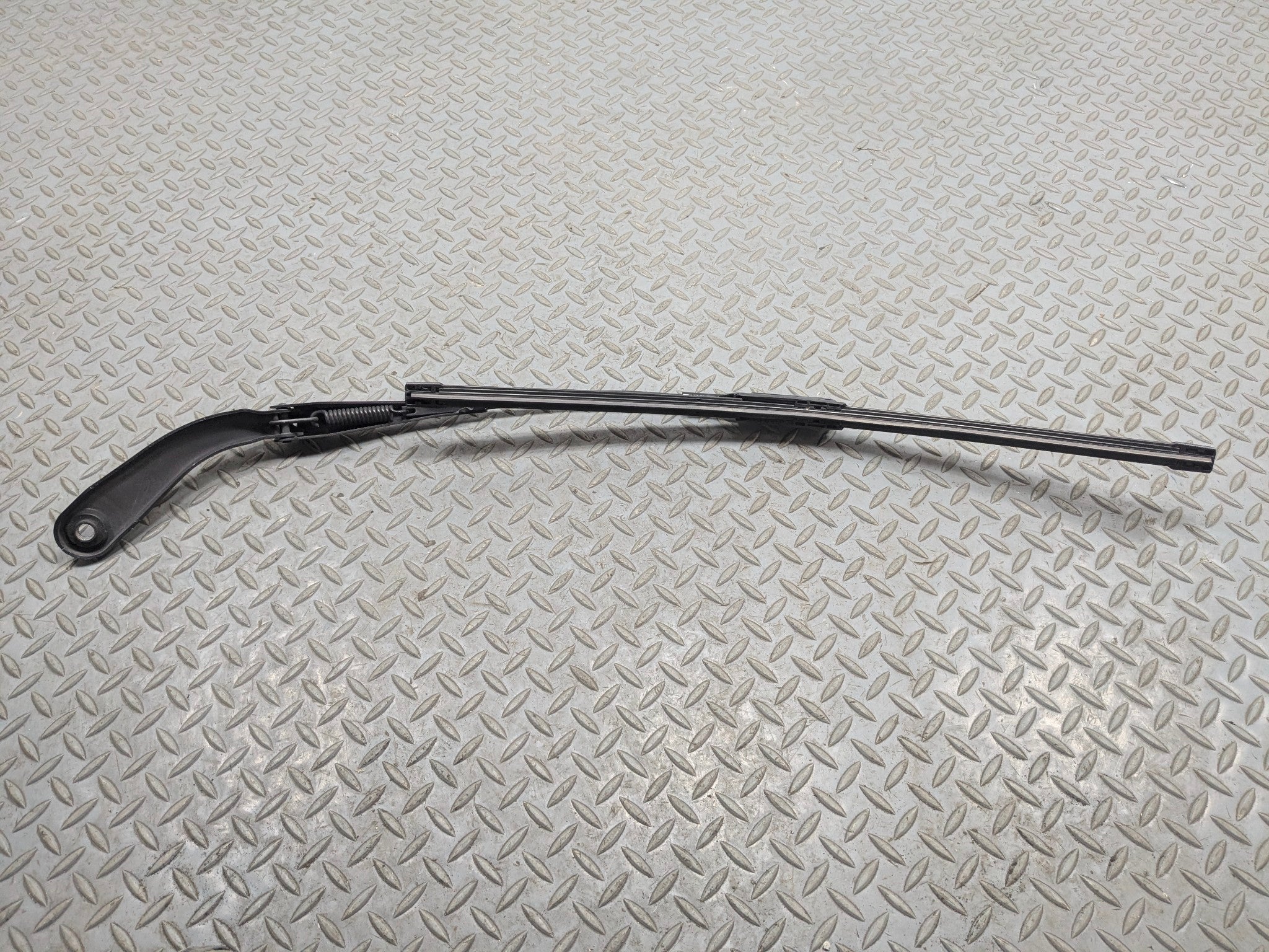 2015 - 2018 BMW 320I OEM WINDSHIELD WIPER ARM WITH BLADE FRONT LEFT DRIVER SIDE
