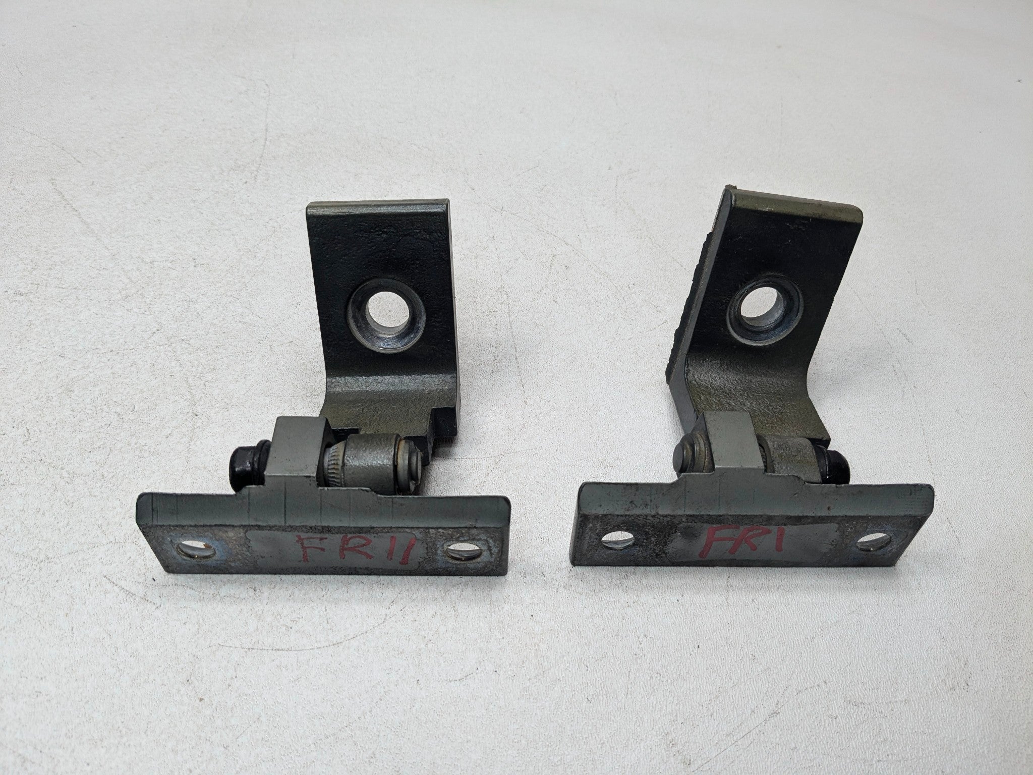 08 - 10 BMW 528I OEM DOOR HINGES SET FRONT RIGHT PASSENGER SIDE UPPER AND LOWER