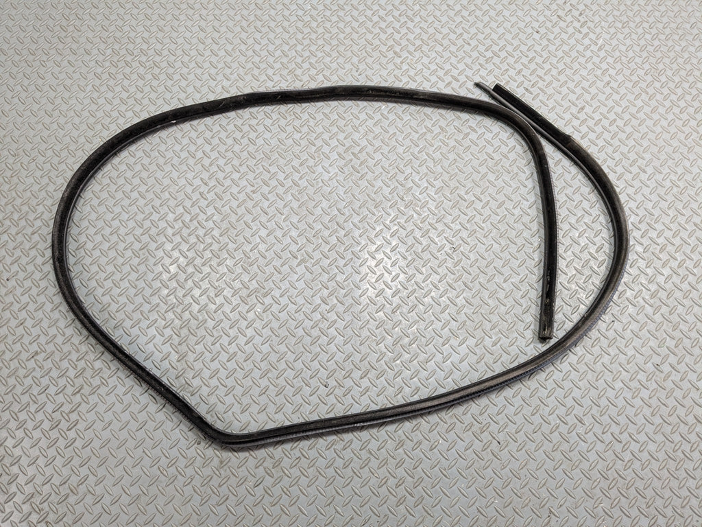 08 - 10 BMW 528I OEM DOOR SEAL WEATHER STRIPPING RUBBER FRONT LEFT DRIVER SIDE