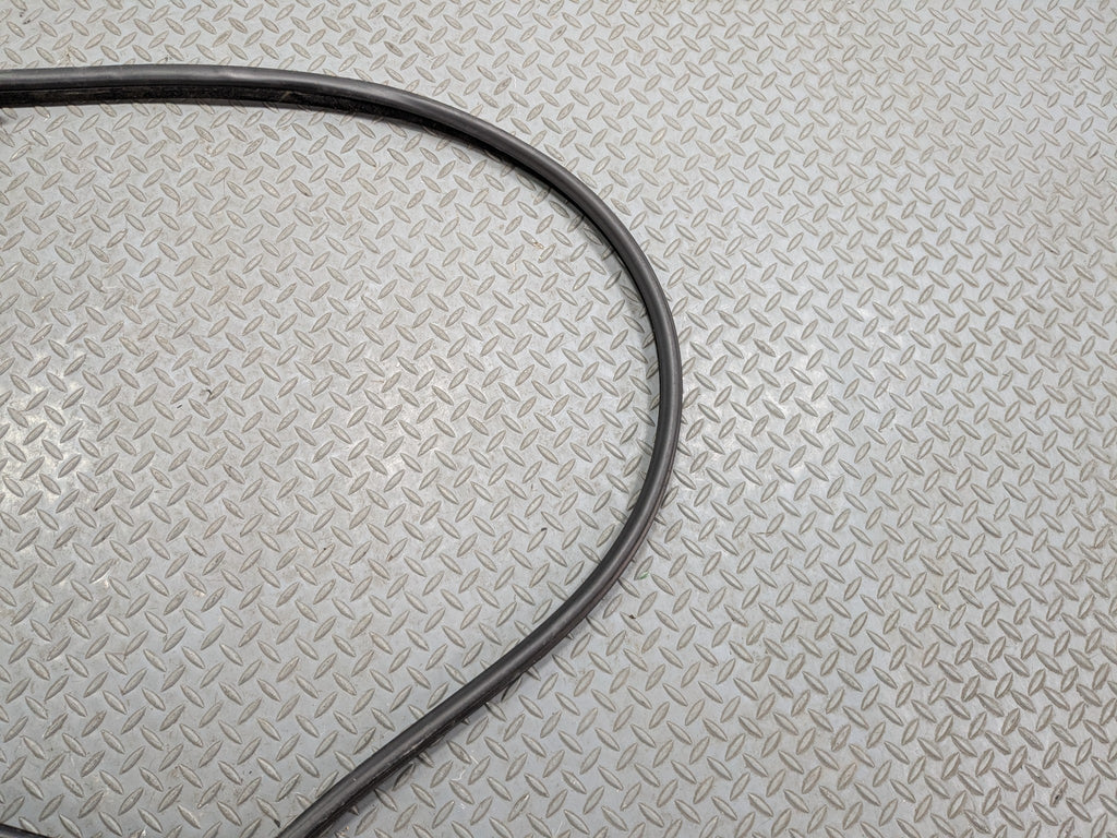 08 - 10 BMW 528I OEM DOOR SEAL WEATHER STRIPPING RUBBER FRONT LEFT DRIVER SIDE