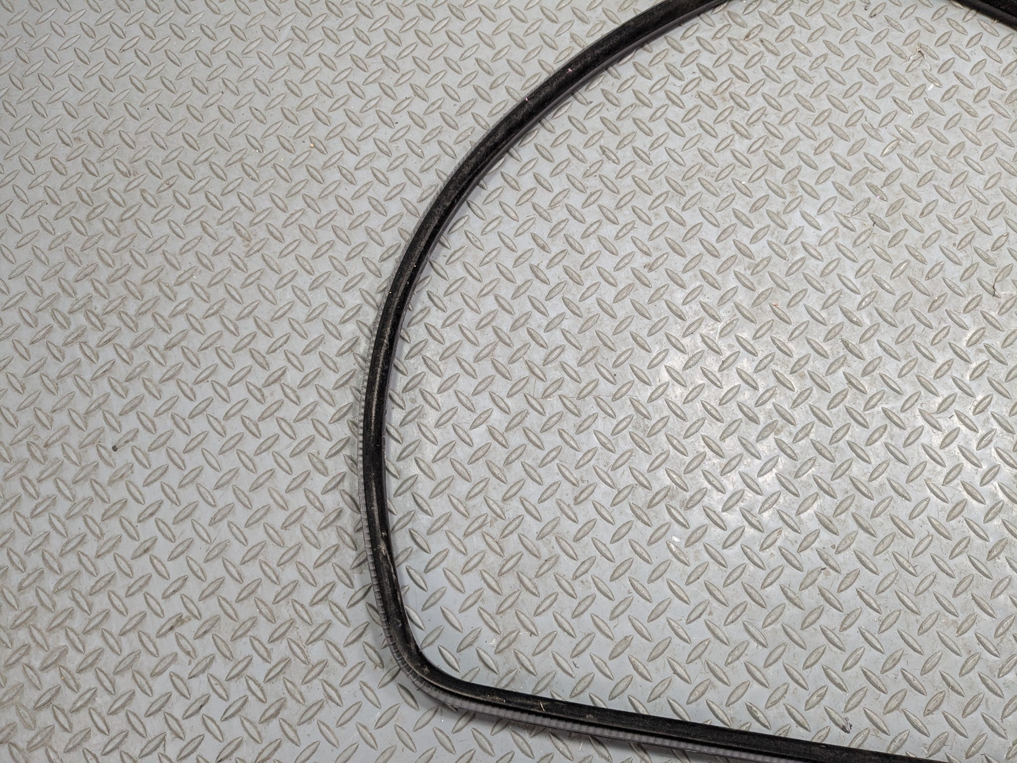 08-10 BMW 528I OEM DOOR SEAL WEATHER STRIPPING RUBBER REAR RIGHT PASSENGER SIDE