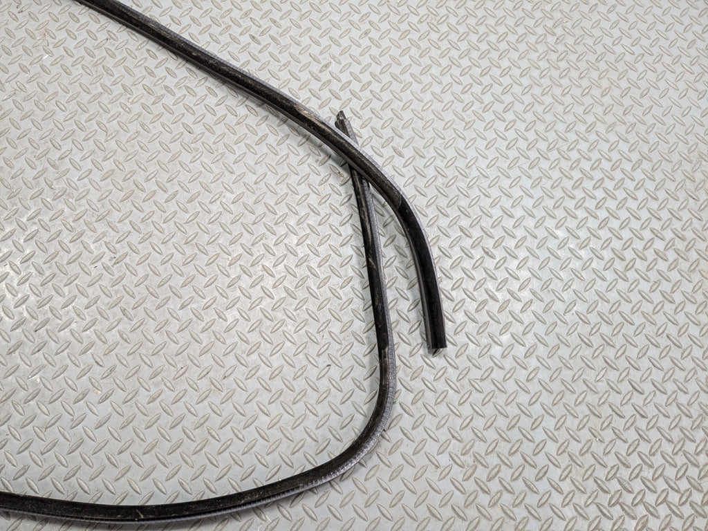 08-10 BMW 528I OEM DOOR SEAL WEATHER STRIPPING RUBBER REAR RIGHT PASSENGER SIDE