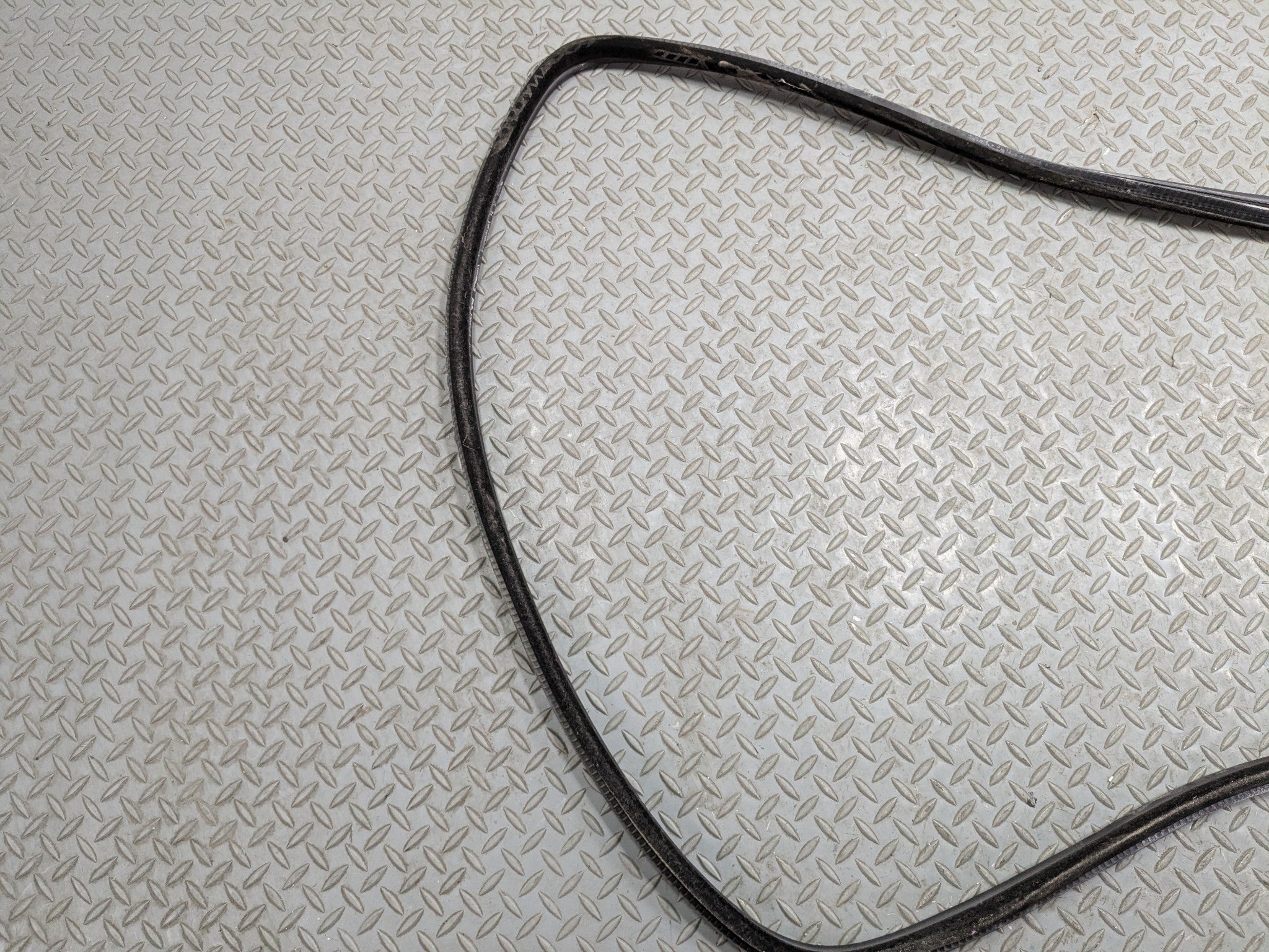 08 - 10 BMW 528I OEM DOOR SEAL WEATHER STRIPPING RUBBER REAR LEFT DRIVER SIDE