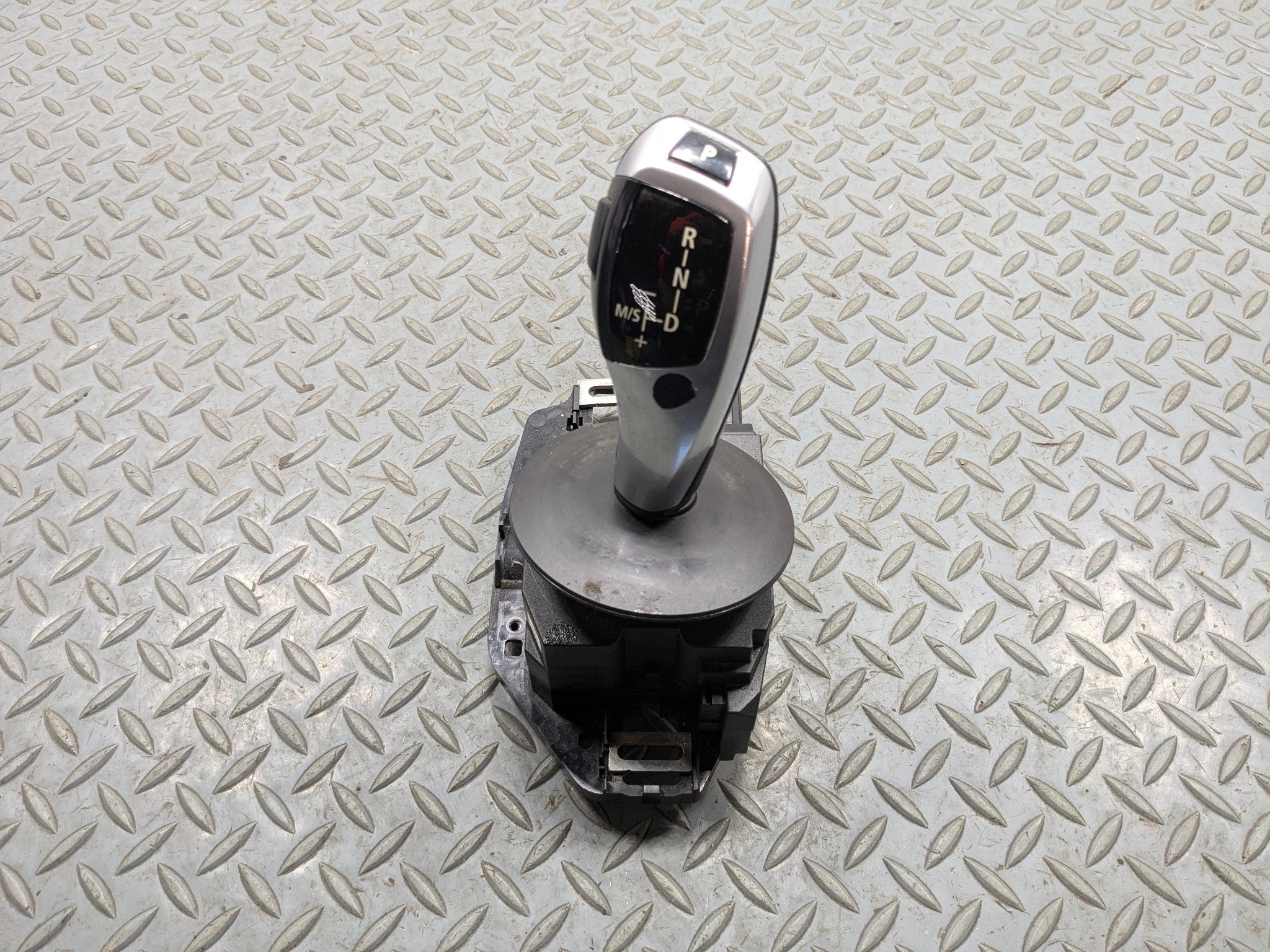 08 - 10 BMW 528I OEM AUTOMATIC TRANSMISSION GEAR FLOOR SHIFTER LEVER ASSEMBLY