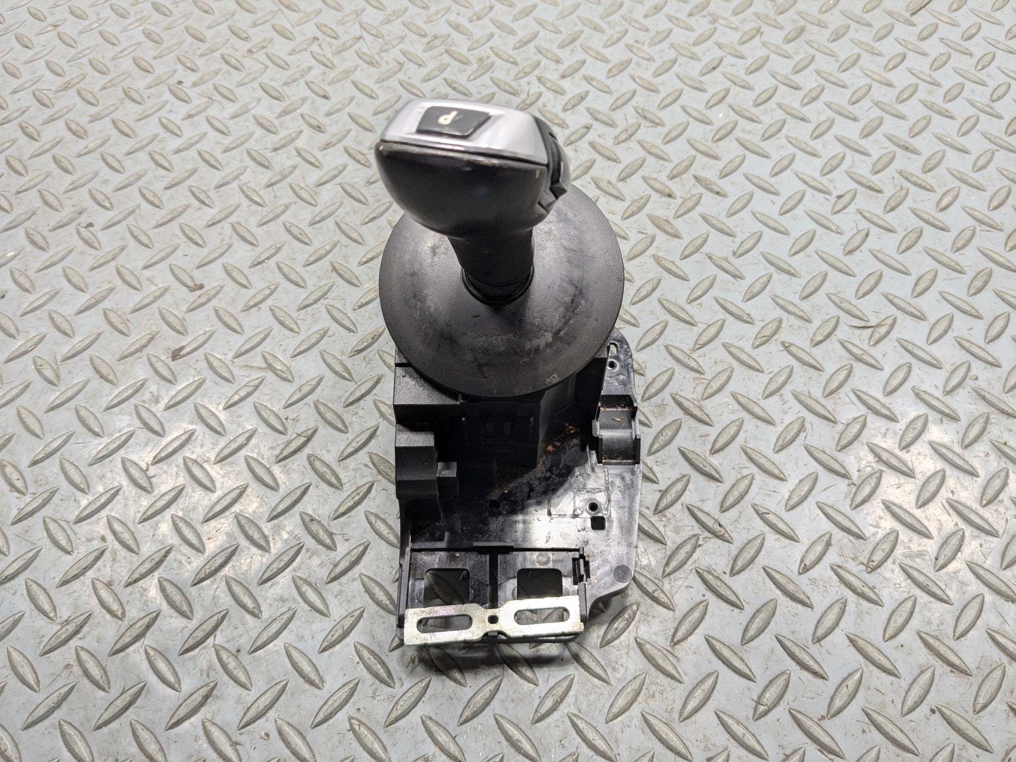 08 - 10 BMW 528I OEM AUTOMATIC TRANSMISSION GEAR FLOOR SHIFTER LEVER ASSEMBLY