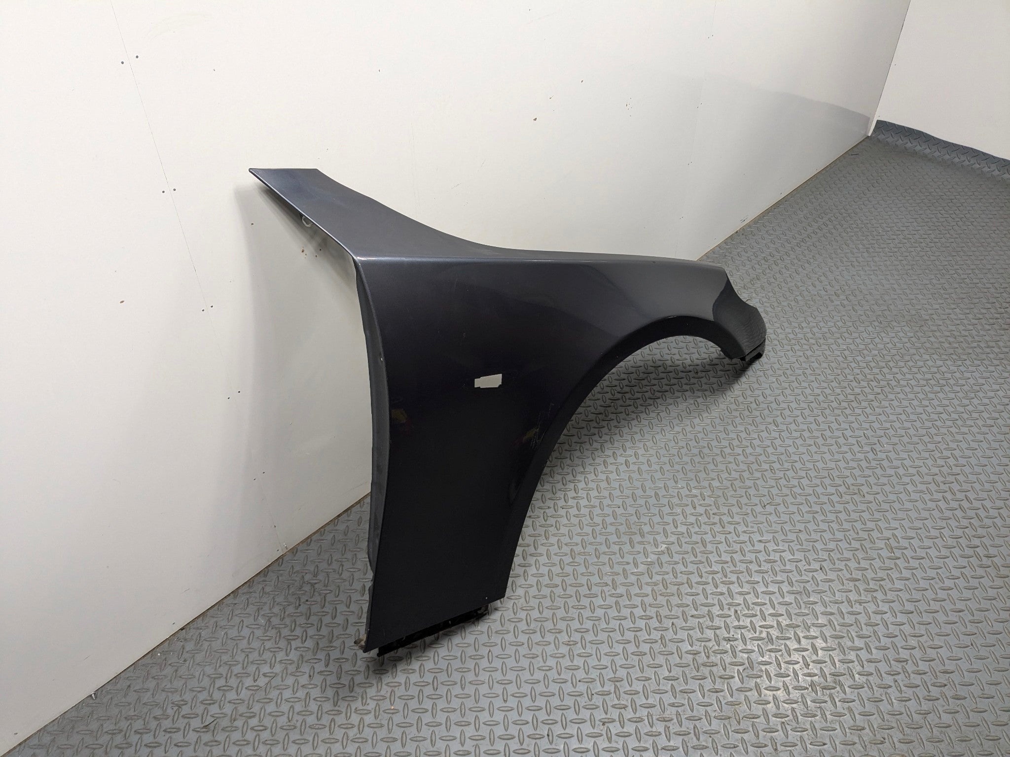 08 - 10 BMW 528I OEM FENDER COVER PANEL GRAY METALLIC PLATINUM FRONT RIGHT SIDE