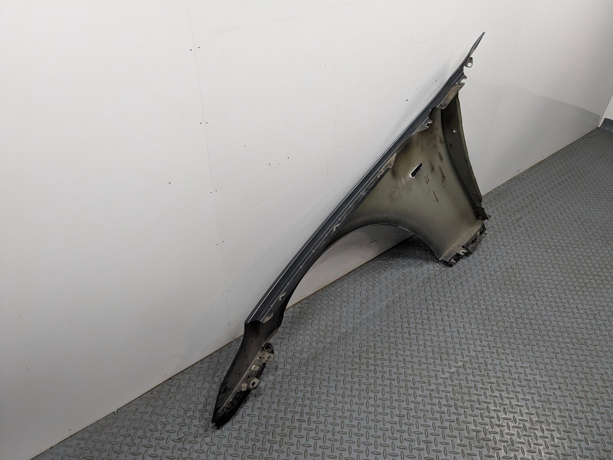 08 - 10 BMW 528I OEM FENDER COVER PANEL GRAY METALLIC PLATINUM FRONT RIGHT SIDE