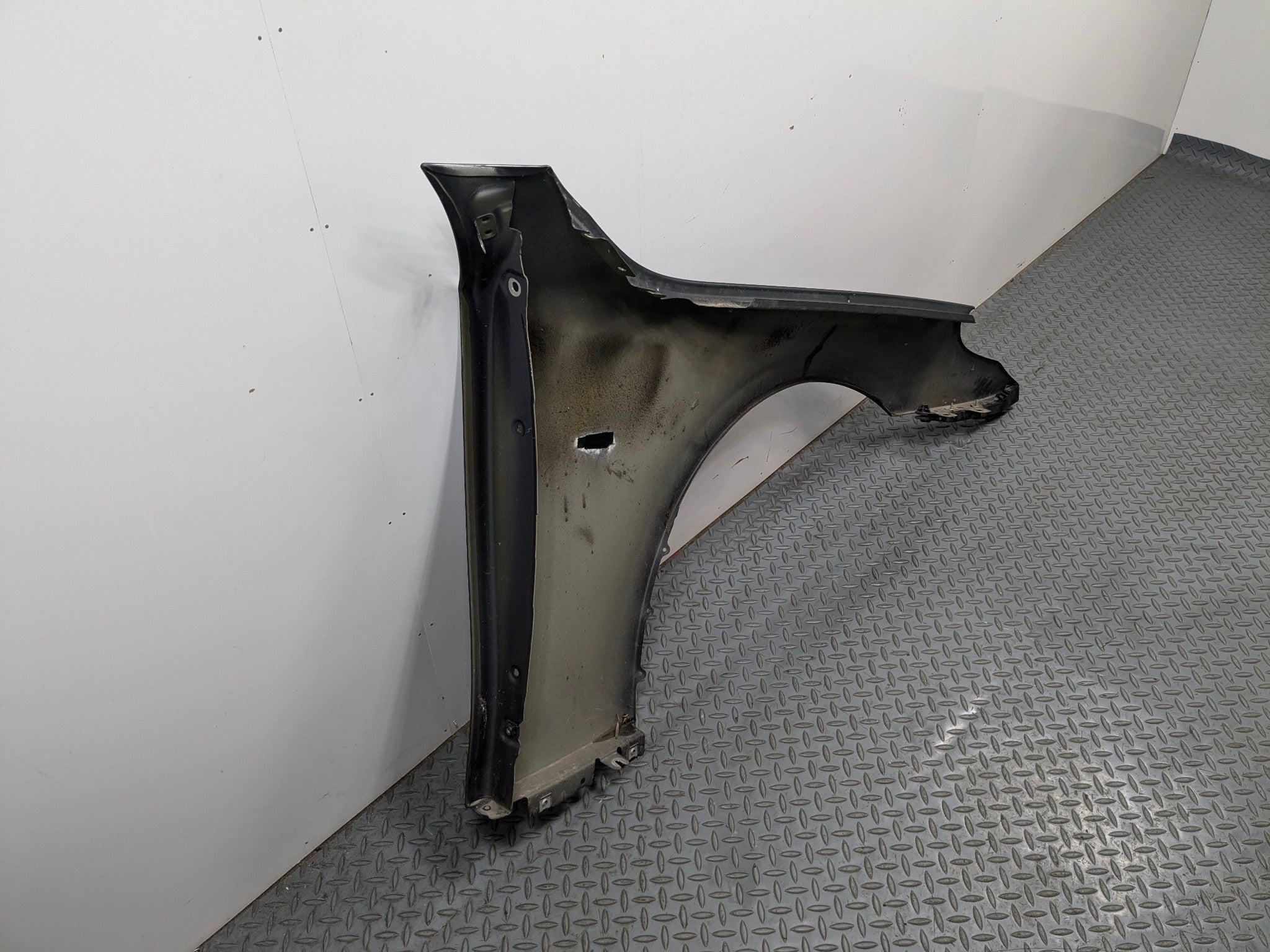 08 - 10 BMW 528I OEM FENDER COVER PANEL GRAY METALLIC PLATINUM FRONT LEFT SIDE