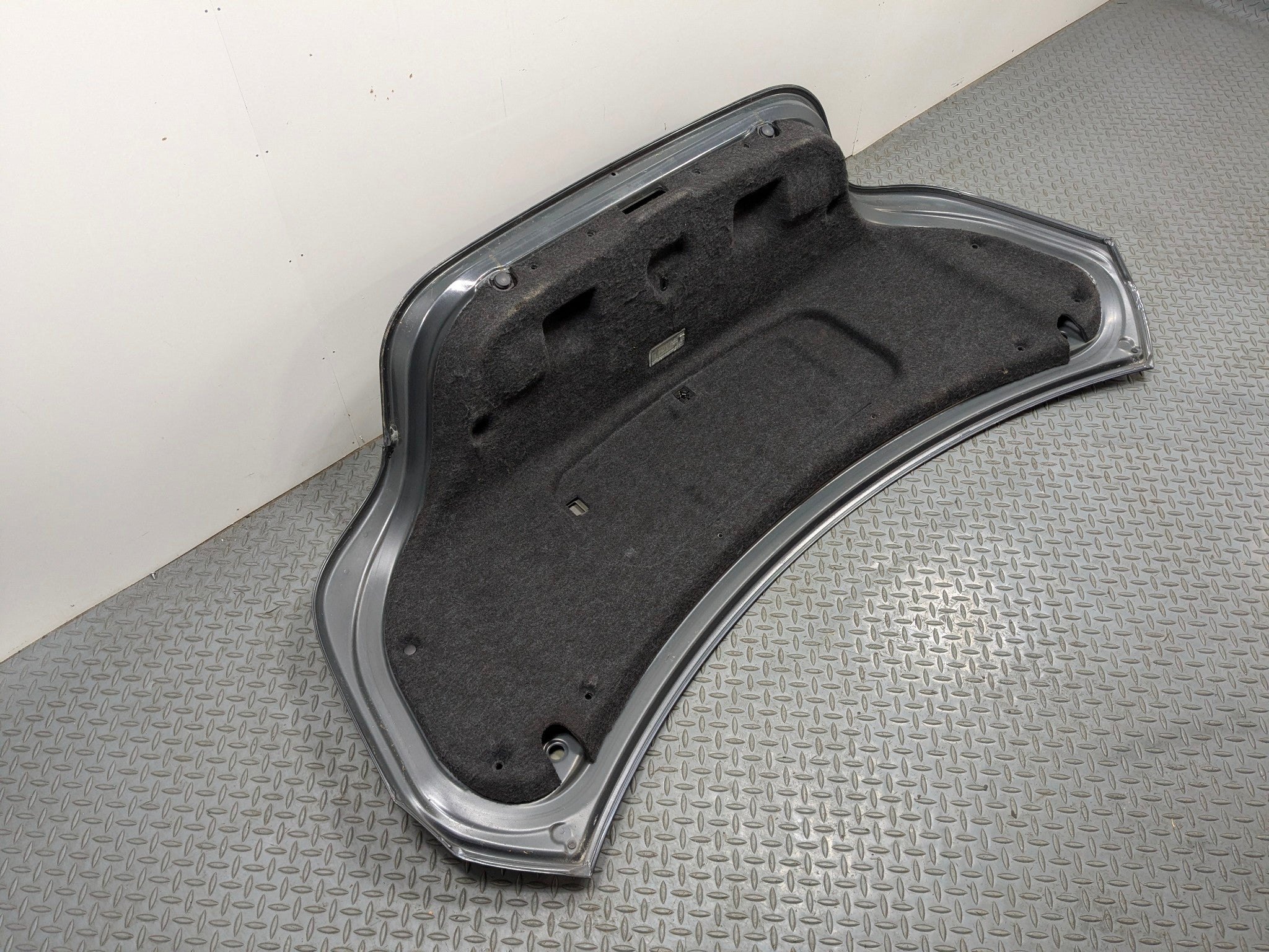 08 - 10 BMW 528I OEM REAR TRUNK BOOT DECK LID WITH EMBLEM GRAY METALLIC PLATINUM