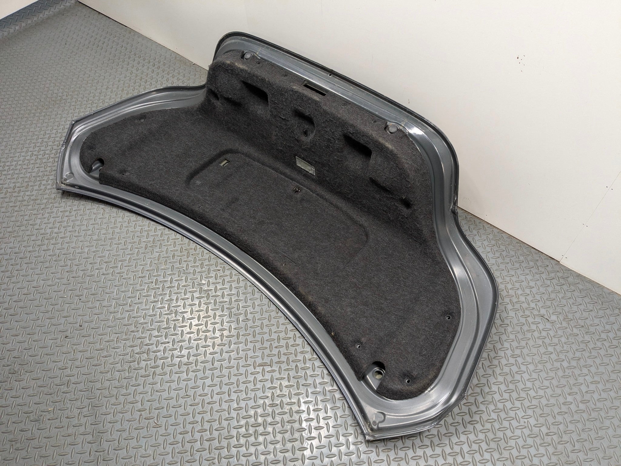 08 - 10 BMW 528I OEM REAR TRUNK BOOT DECK LID WITH EMBLEM GRAY METALLIC PLATINUM