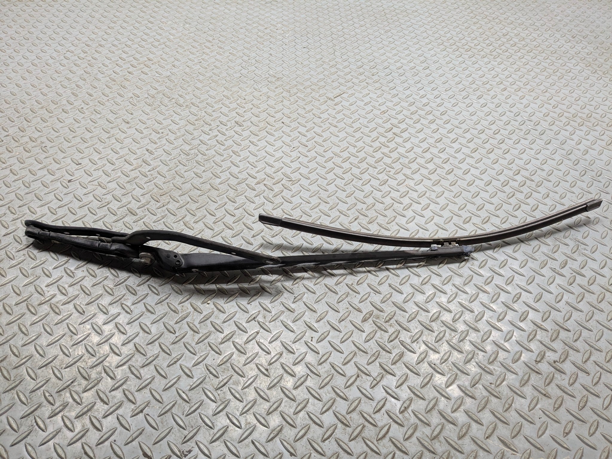 08 - 10 BMW 528I OEM WINDSHIELD WIPER ARM WITH BLADE FRONT RIGHT PASSENGER SIDE