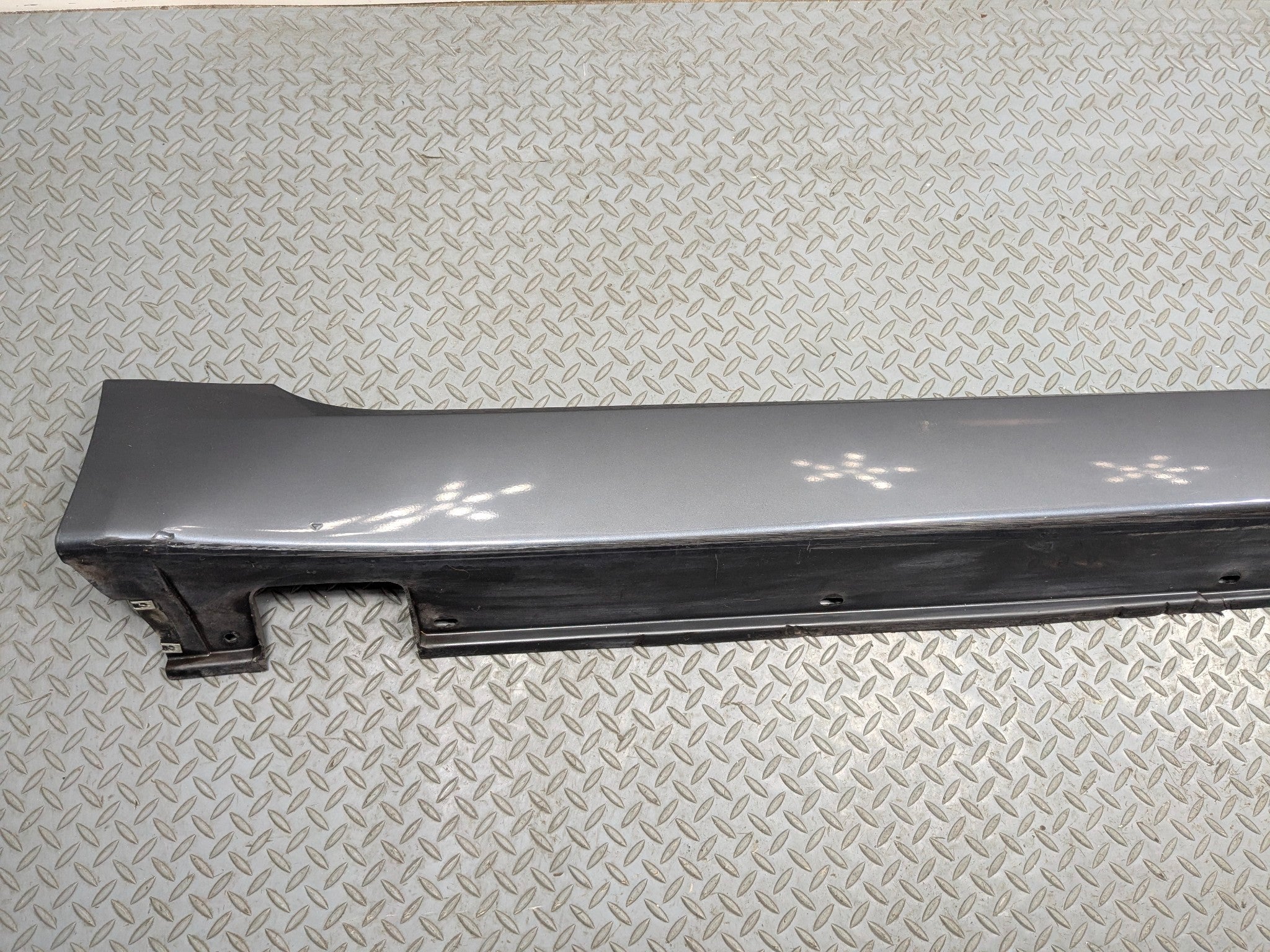 08 - 10 BMW 528I OEM ROCKER MOLDING SKIRT COVER PANEL GRAY RIGHT PASSENGER SIDE