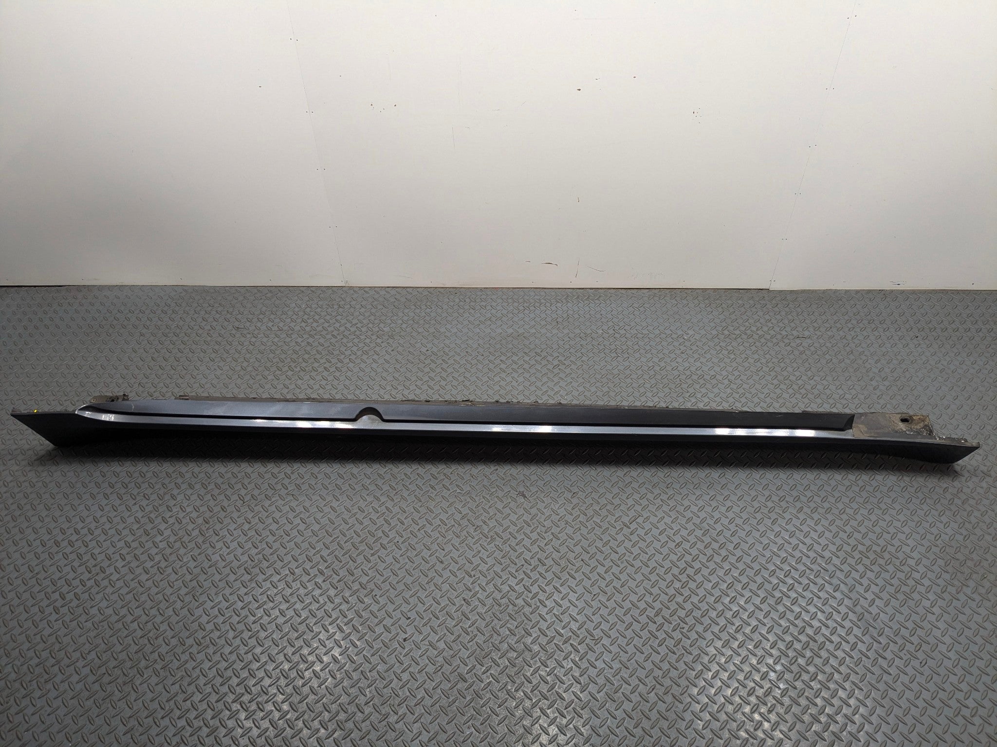 08 - 10 BMW 528I OEM ROCKER MOLDING SKIRT COVER PANEL GRAY RIGHT PASSENGER SIDE