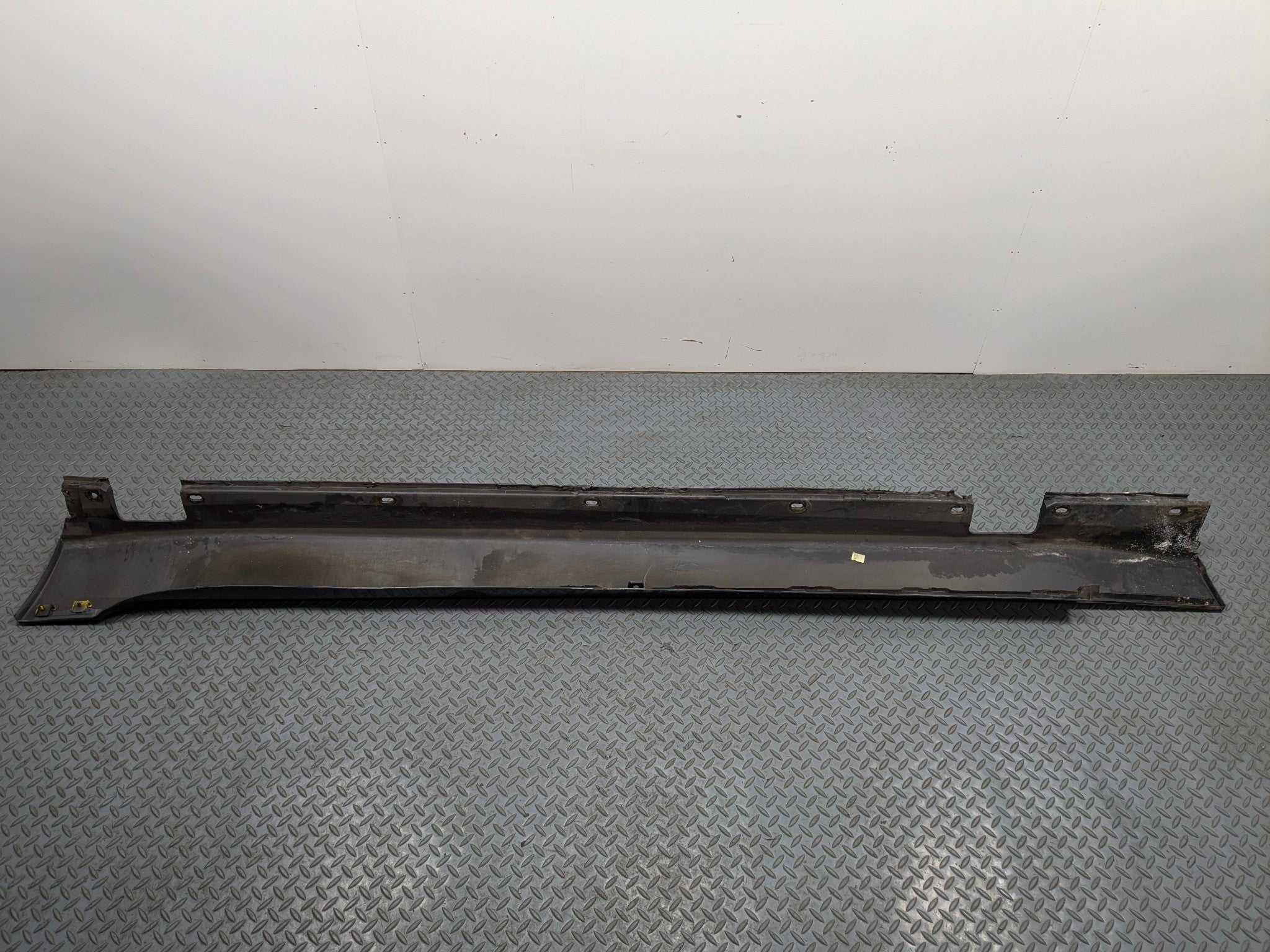 08 - 10 BMW 528I OEM ROCKER MOLDING SKIRT COVER PANEL GRAY RIGHT PASSENGER SIDE