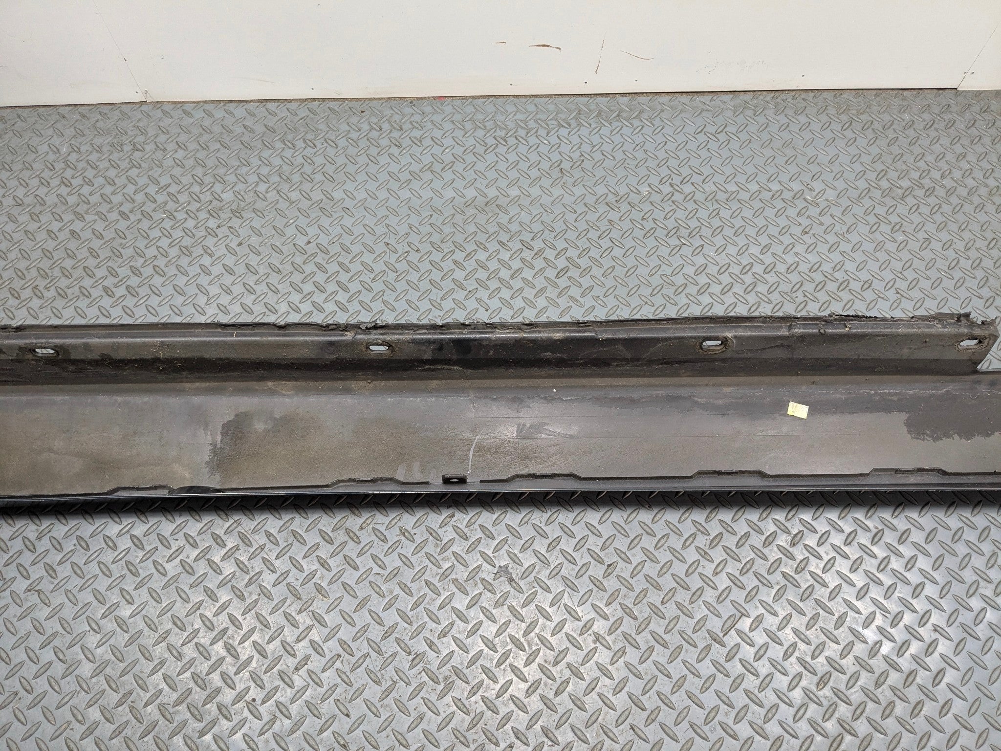 08 - 10 BMW 528I OEM ROCKER MOLDING SKIRT COVER PANEL GRAY RIGHT PASSENGER SIDE